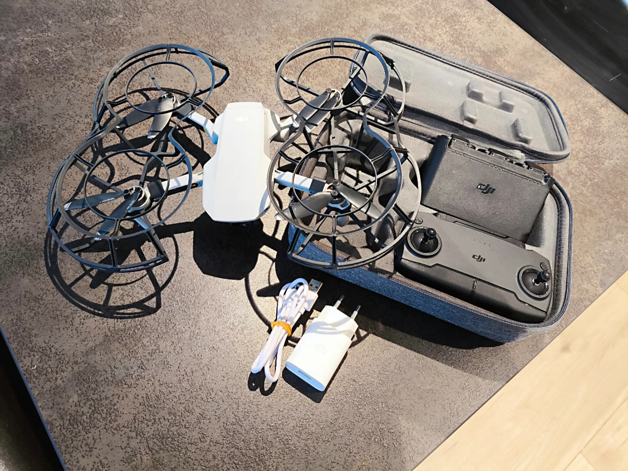 Produktbild DJI Mavic Mini Fly More Combo (30 min, 249 g, 12 Mpx)