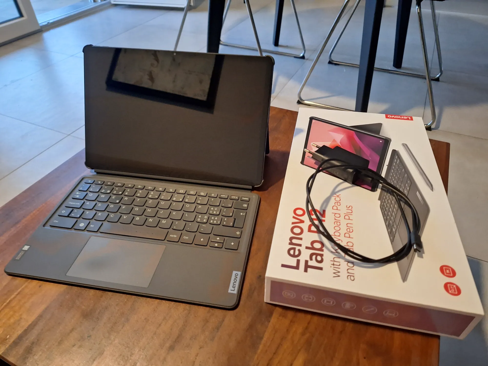 Produktbild Lenovo Tab P12 (nur WLAN, 12.70", 256 GB, Storm Grey)
