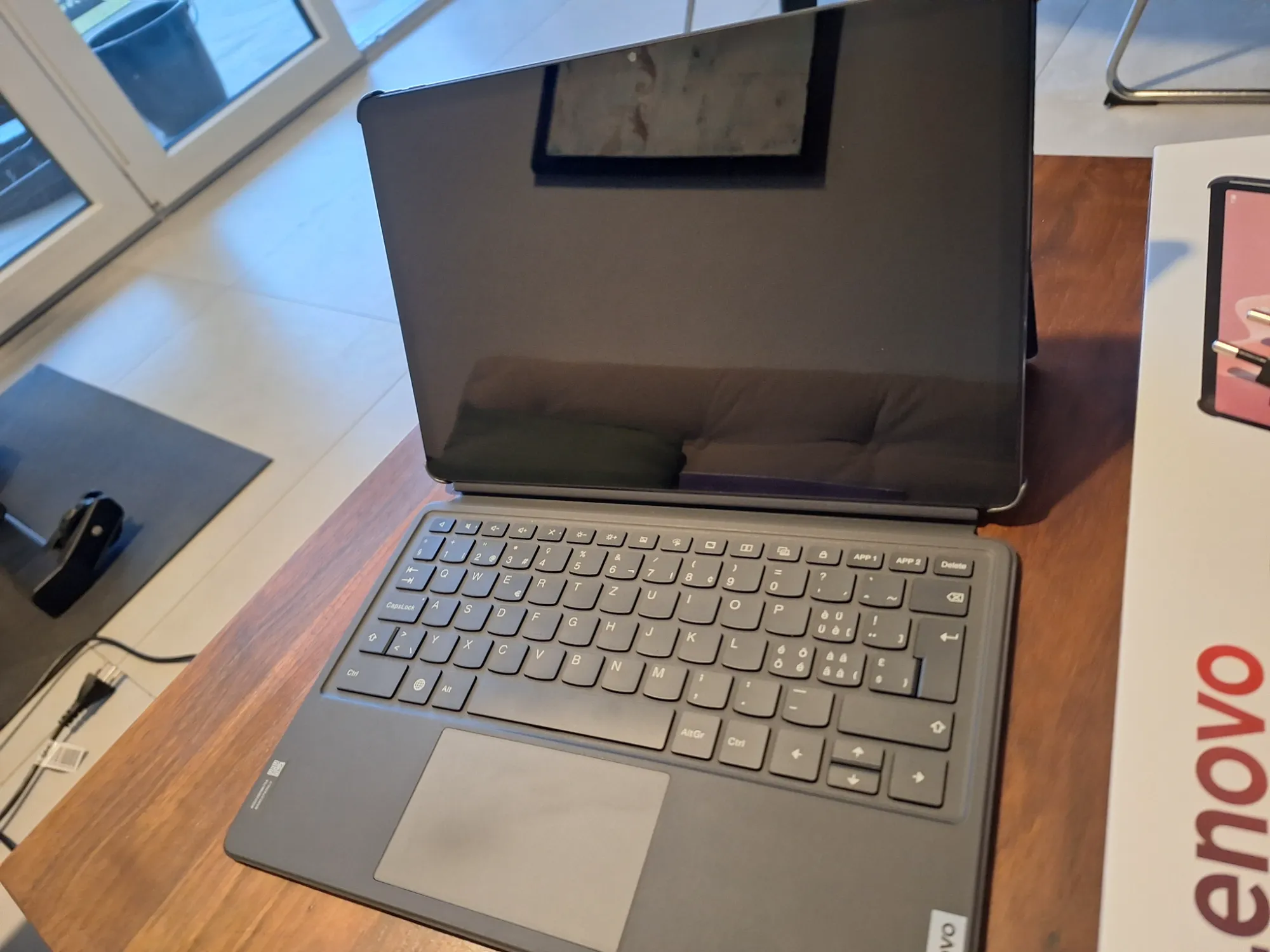 Produktbild Lenovo Tab P12 (nur WLAN, 12.70", 256 GB, Storm Grey)