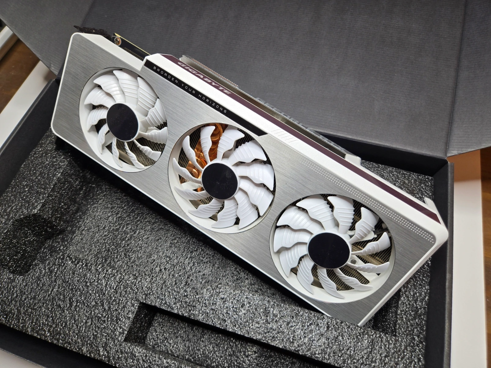 Produktbild Gigabyte GeForce RTX 3080 Vision OC (10 GB)
