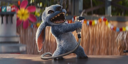 Stitch come lo conosciamo e amiamo – e di nuovo doppiato in inglese dal regista dell'originale «Lilo & Stitch» Chris Sanders.
