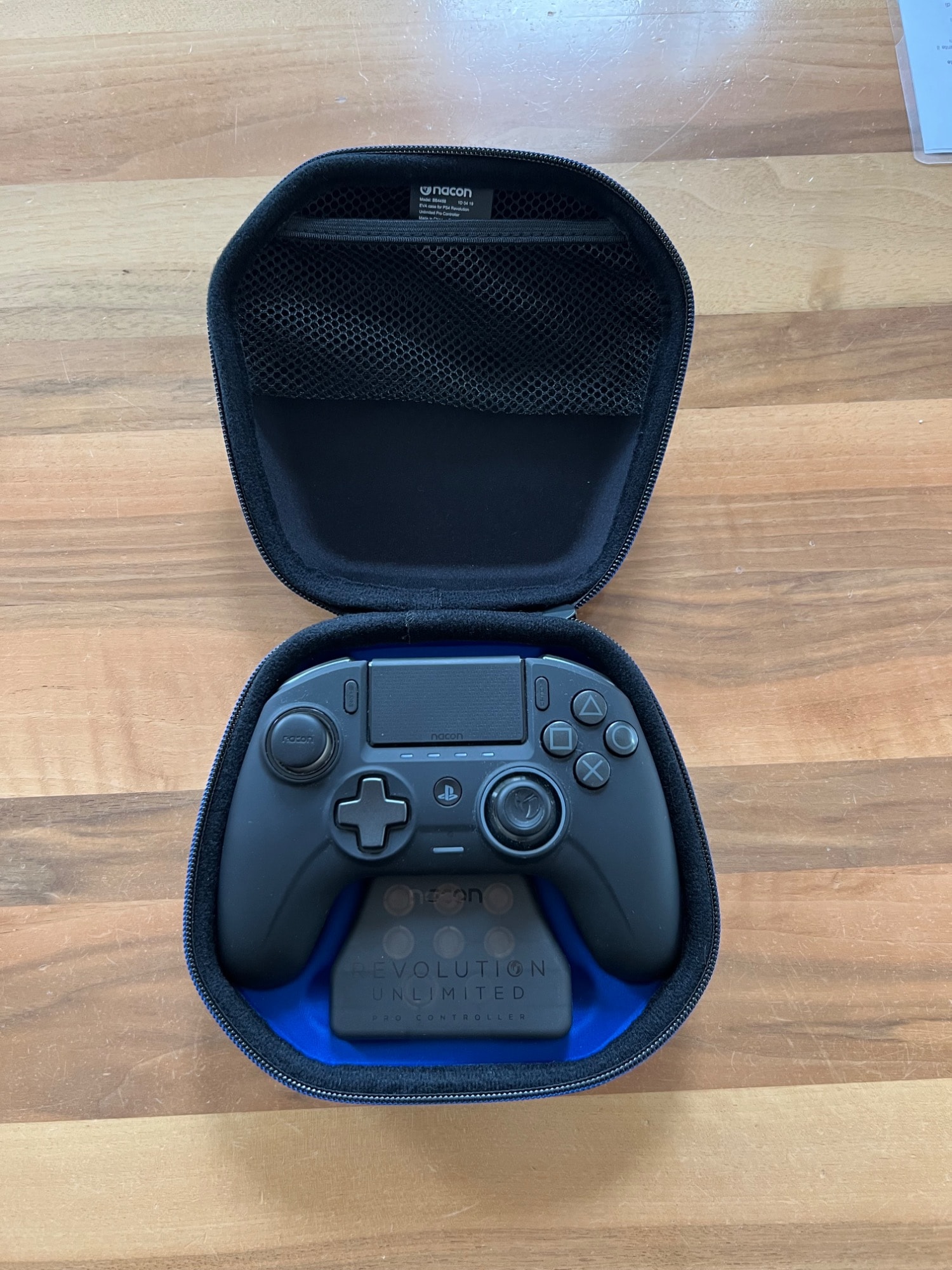 Produktbild Nacon Gaming Revolution Unlimited Pro Controller - Black (PS4)