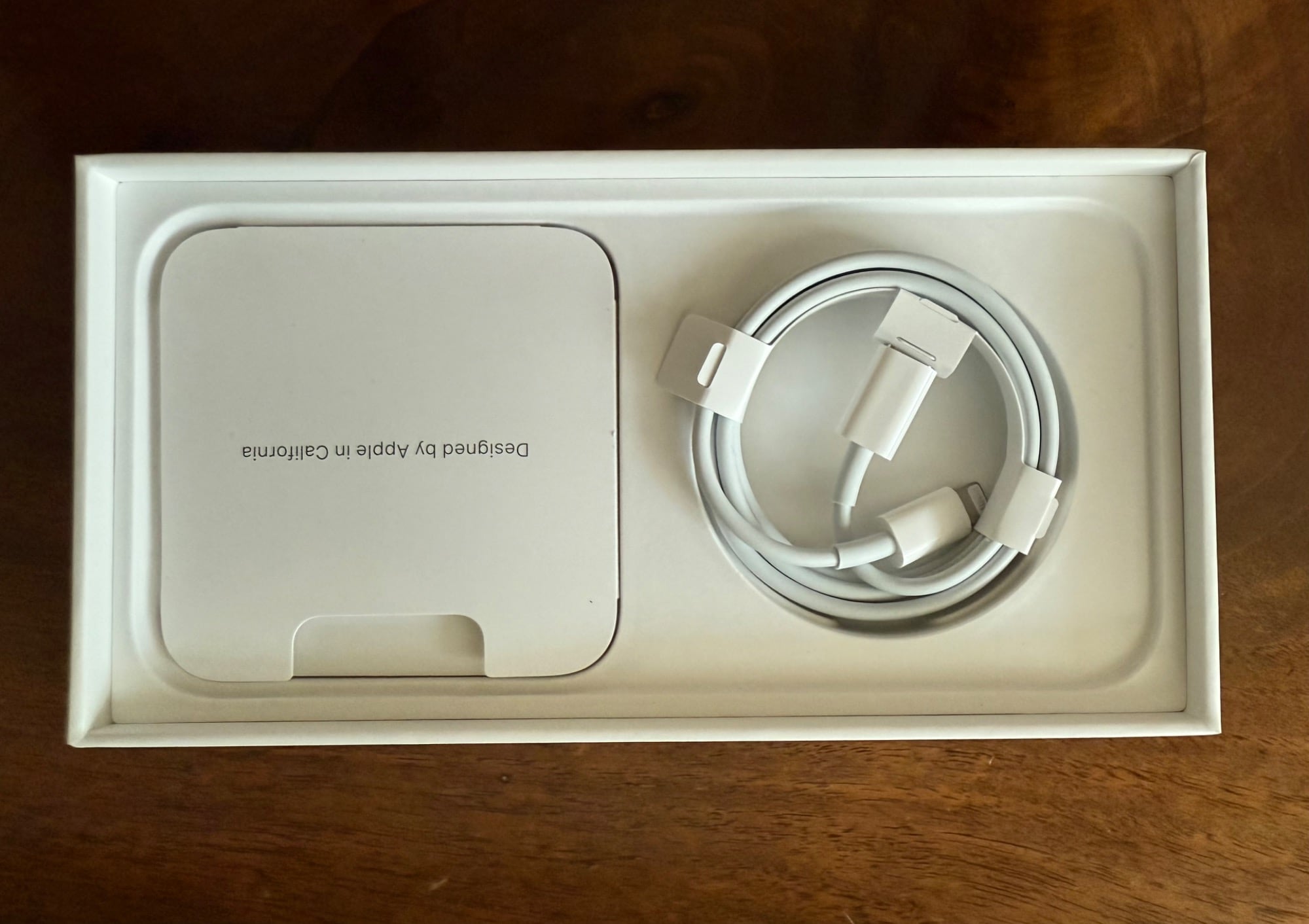 Immagine prodotto Apple iPhone 14 Pro Max (128 GB, Oro, 6.70", SIM + eSIM, 48 Mpx, 5G)