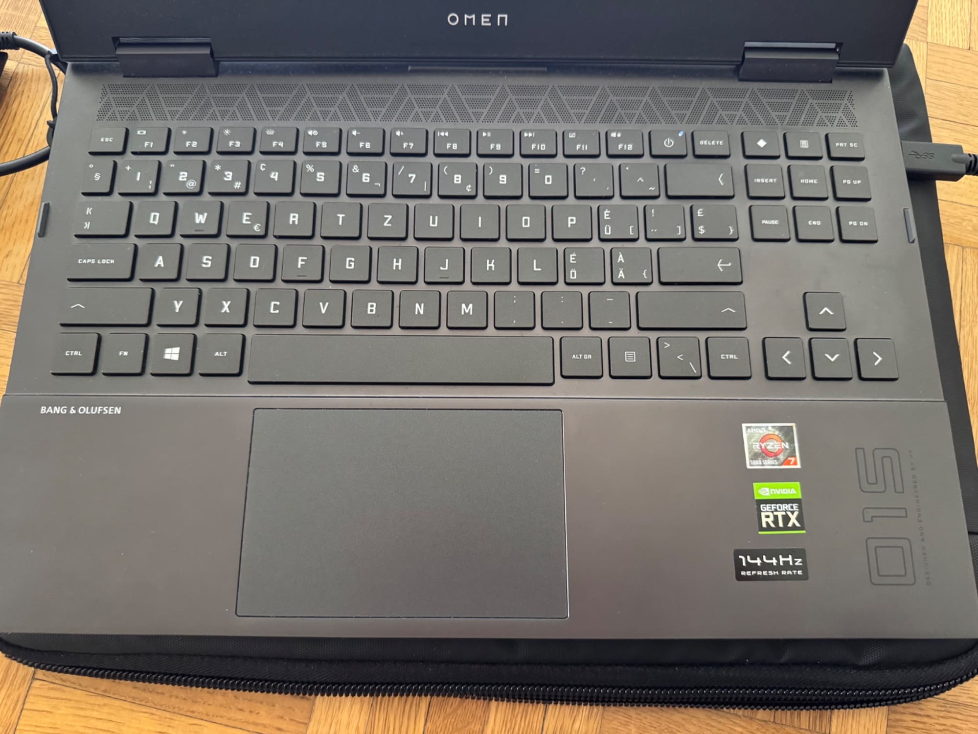 Produktbild HP Omen 15-en1792nz RTX 3060 (15.60", AMD Ryzen 7 5800H, 16 GB, 512 GB, CH)