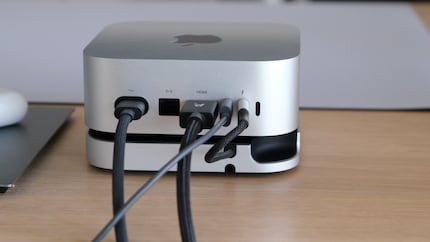 Der Anschluss des Satechi-Hub belegt einen der hinteren Thunderbolt-Anschlüsse am Mac Mini M4.