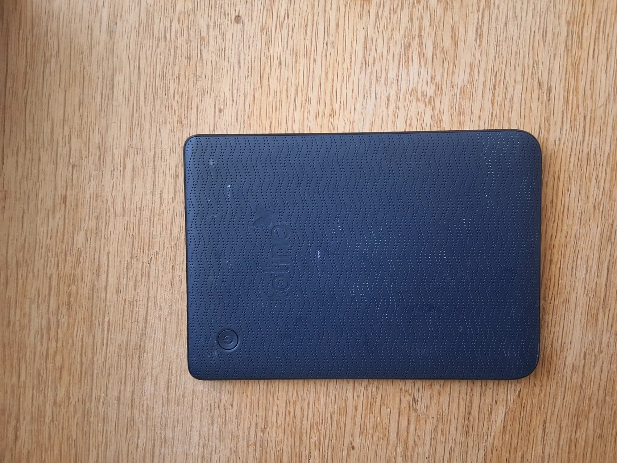 Image du produit tolino shine 4 (6", 16 Go, Bleu, Noir)