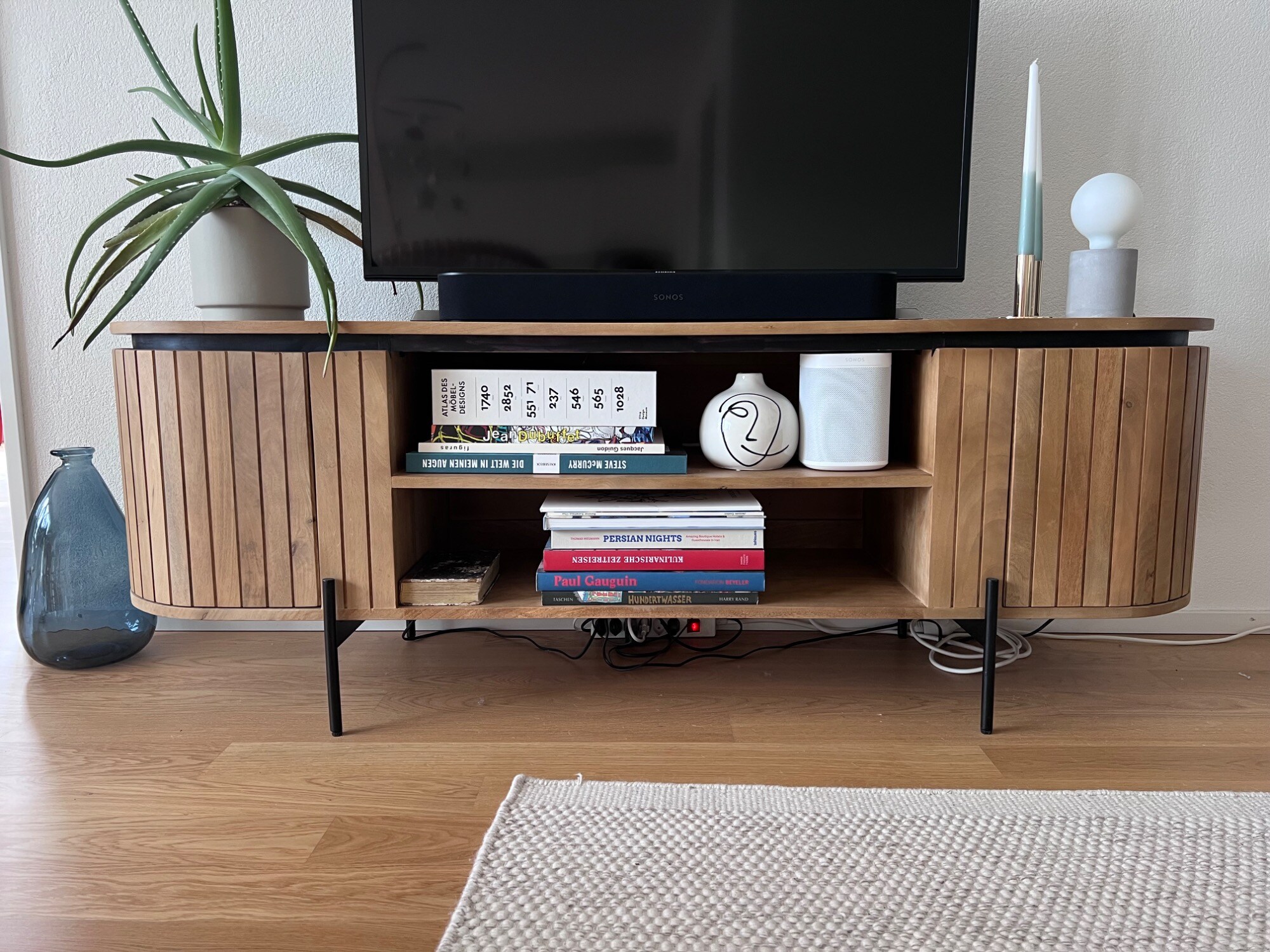 Actual product image Kave Home Licia (43 x 160 x 56 cm)