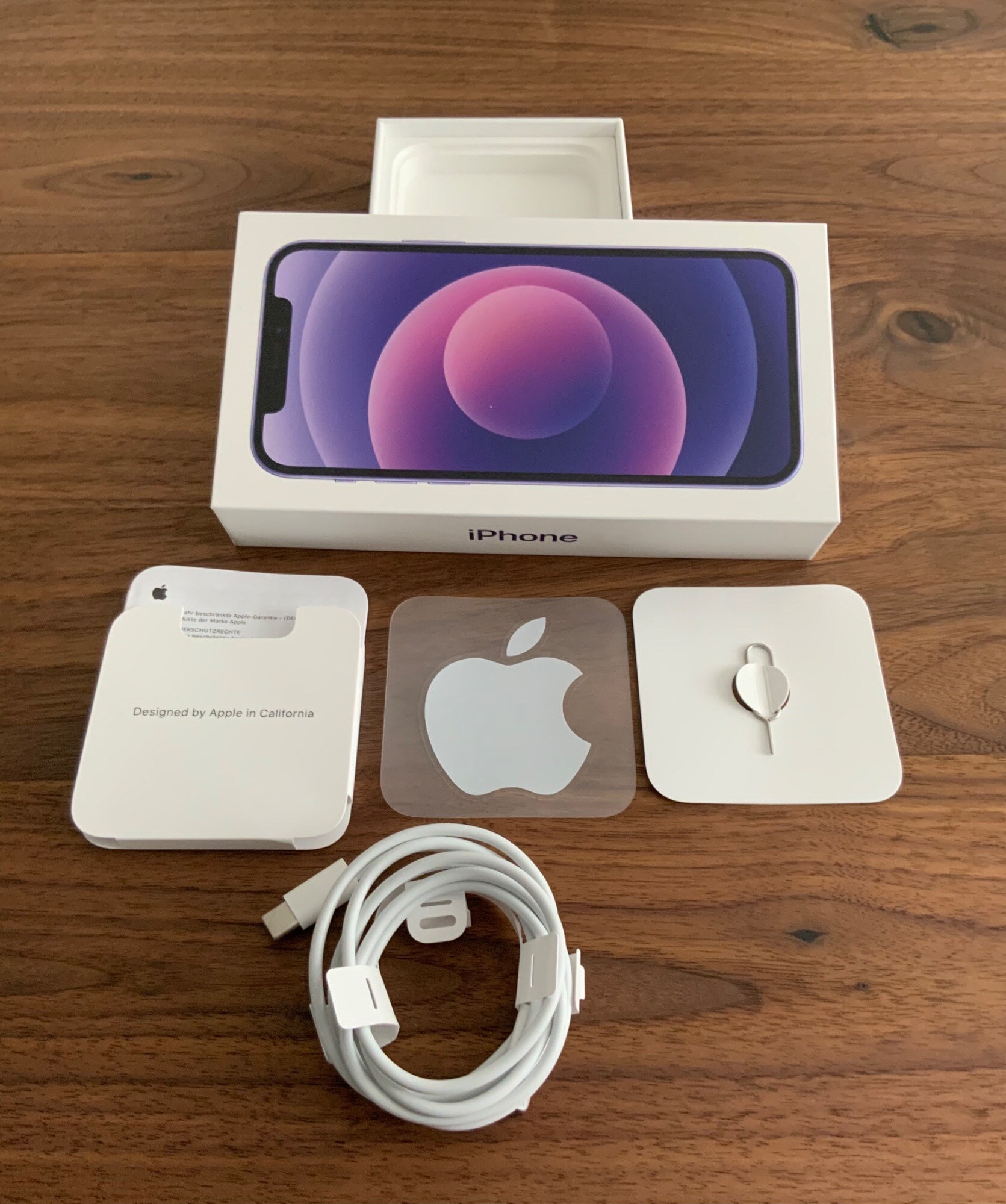 Produktbild Apple iPhone 12 (128 GB, Purple, 6.10", SIM + eSIM, 12 Mpx, 5G)
