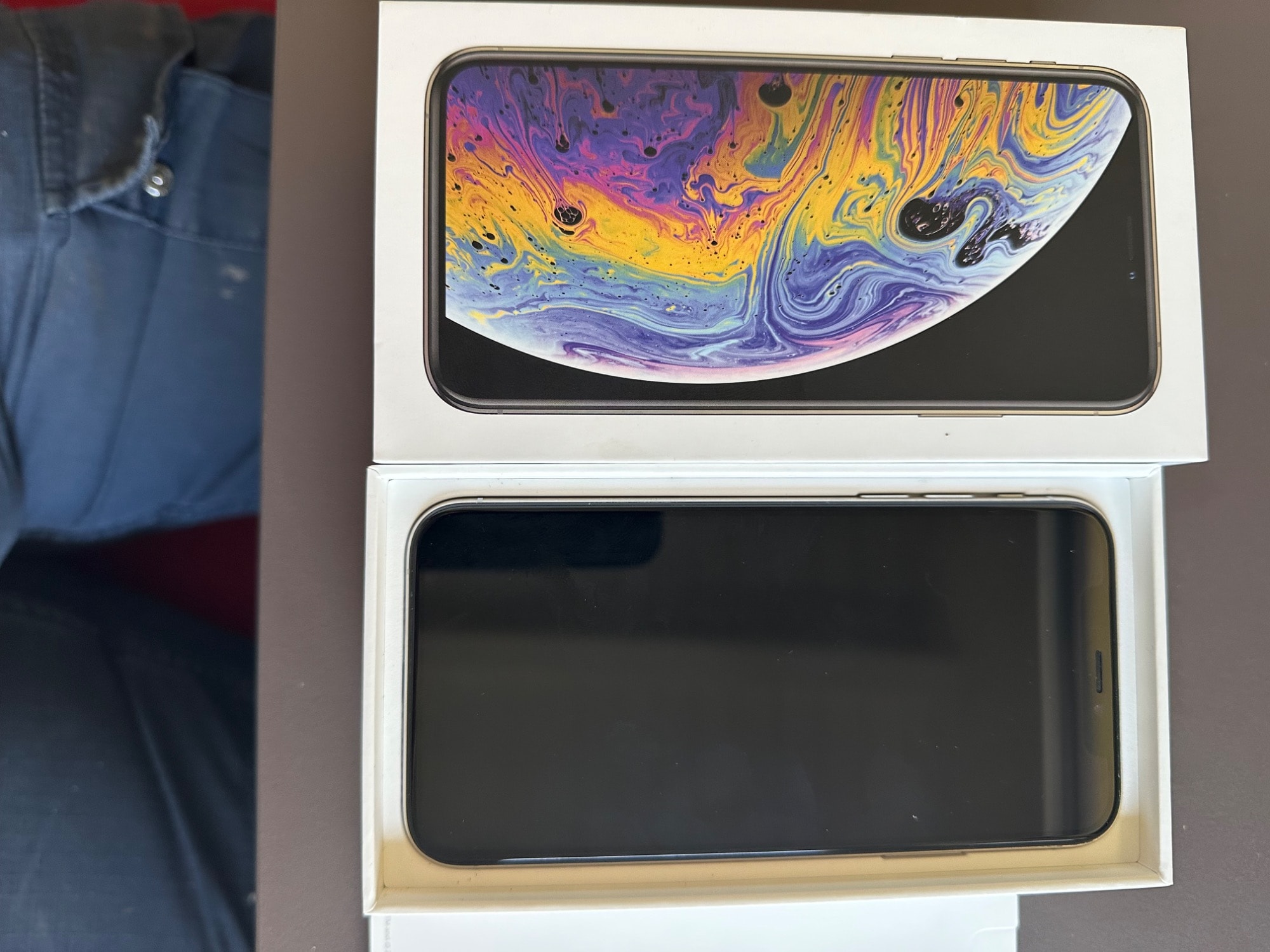 Produktbild Apple iPhone XS (256 GB, Silver, 5.80", SIM + eSIM, 12 Mpx, 4G)