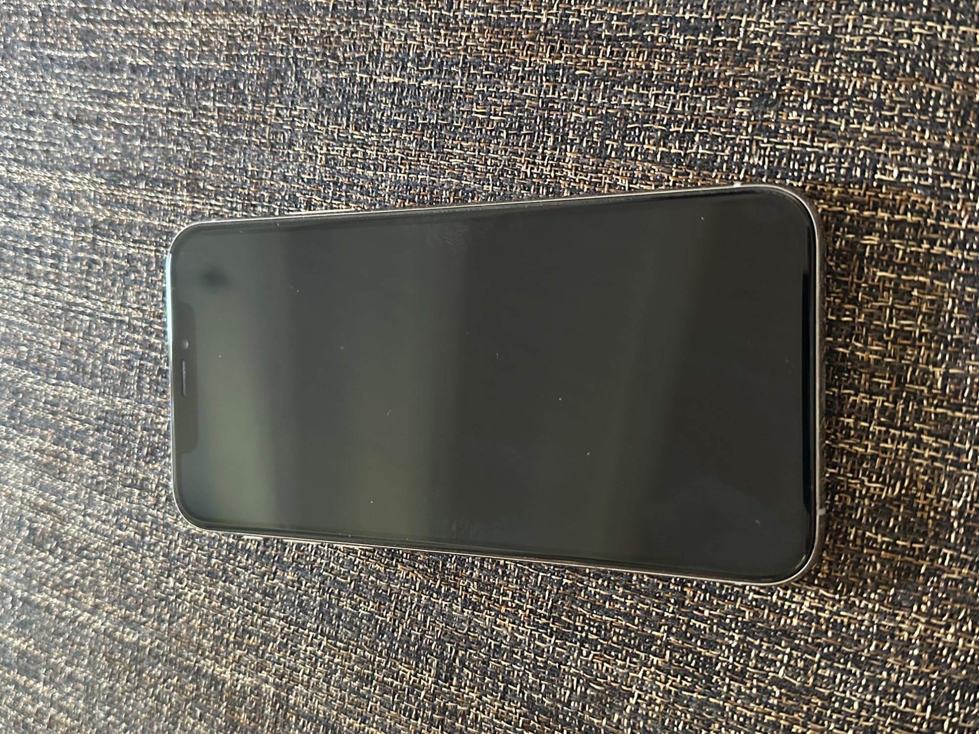 Produktbild Apple iPhone XS (256 GB, Silver, 5.80", SIM + eSIM, 12 Mpx, 4G)
