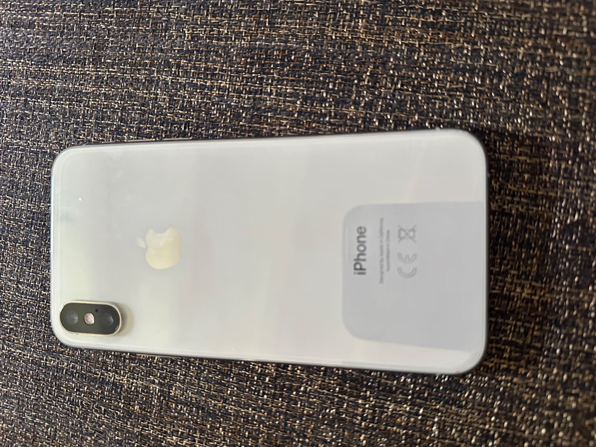 Produktbild Apple iPhone XS (256 GB, Silver, 5.80", SIM + eSIM, 12 Mpx, 4G)