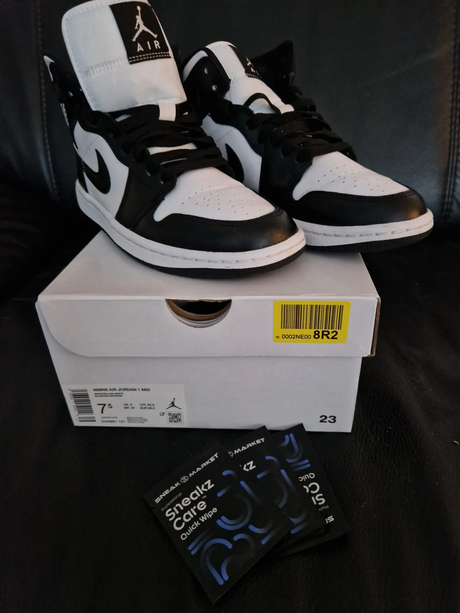 Image du produit Nike Air Jordan 1 Mid (38.5)