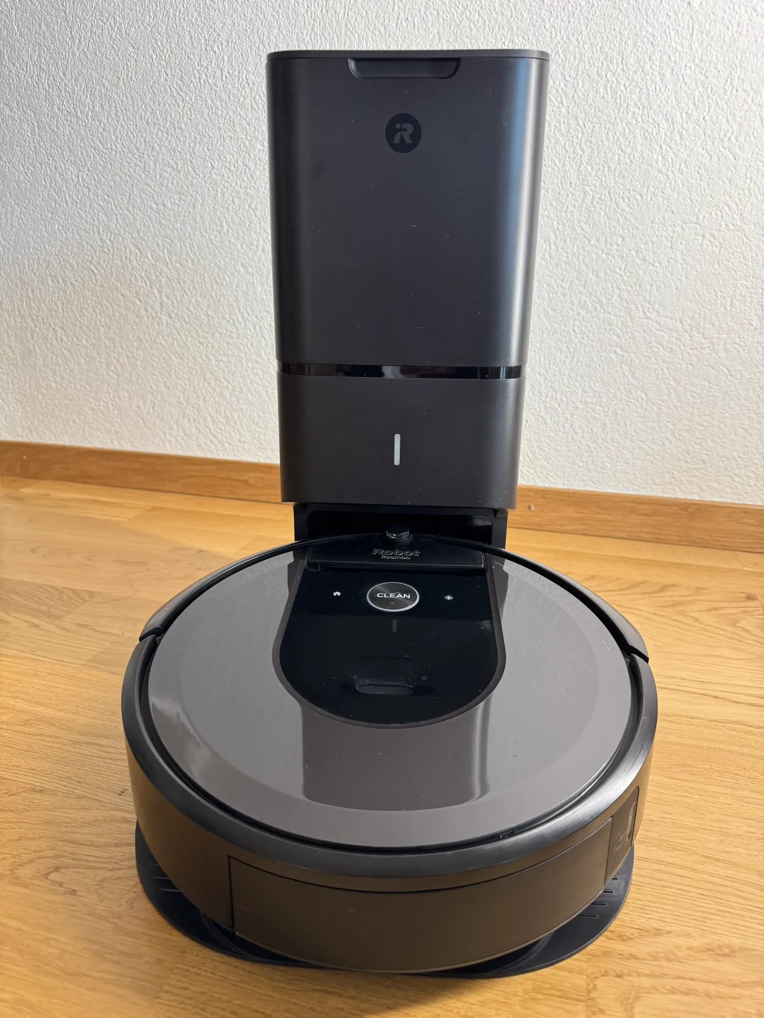 Image du produit iRobot Roomba i7 (Robot vacuum)