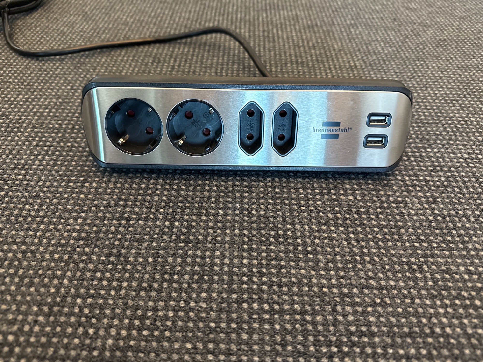 Actual product image Brennenstuhl Power strip (6 x, USB-A, 2 m)