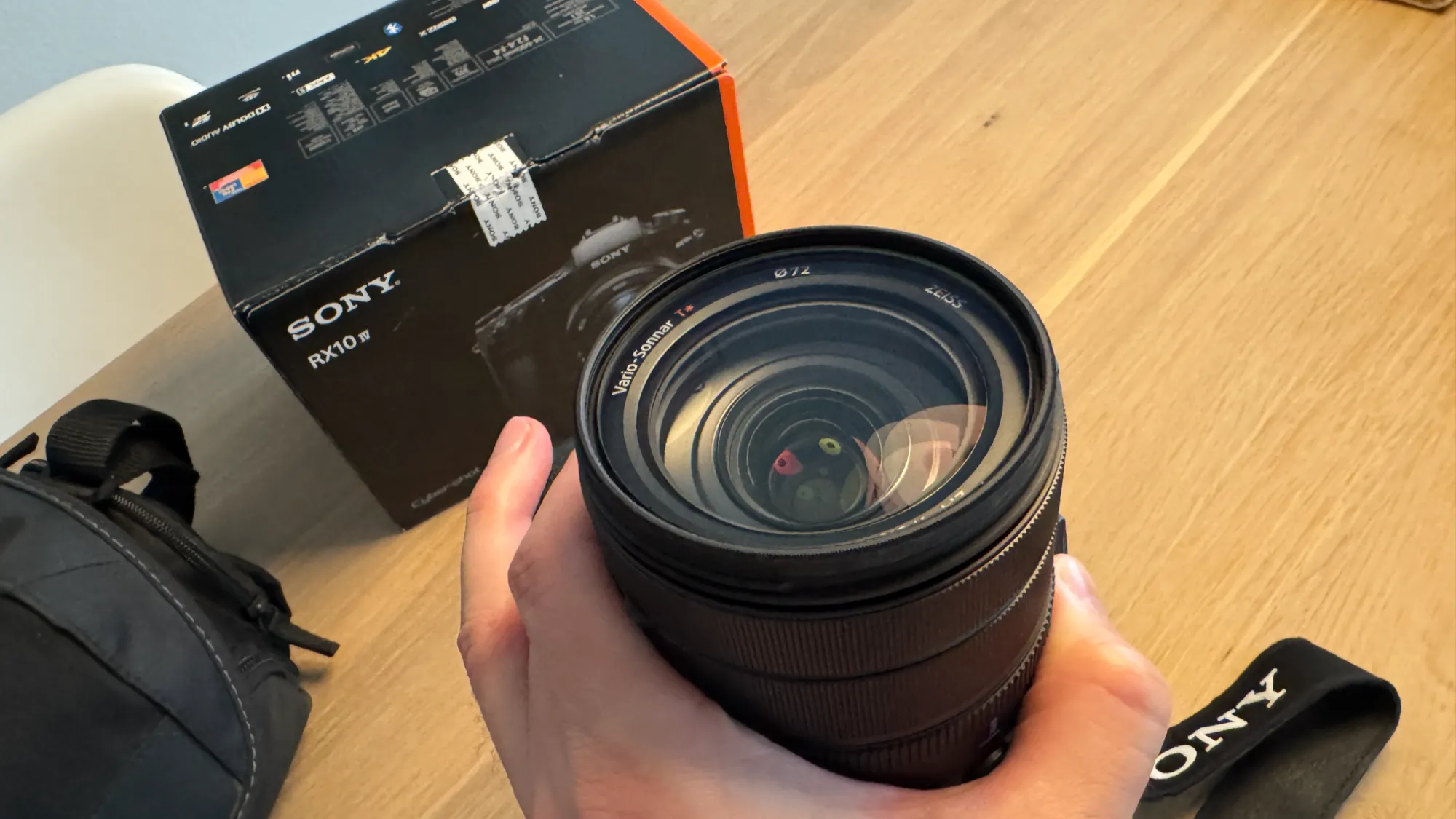 Produktbild Sony Cyber-shot DSC RX 10 Mark IV (24 - 600 mm, 20.10 Mpx, 1")