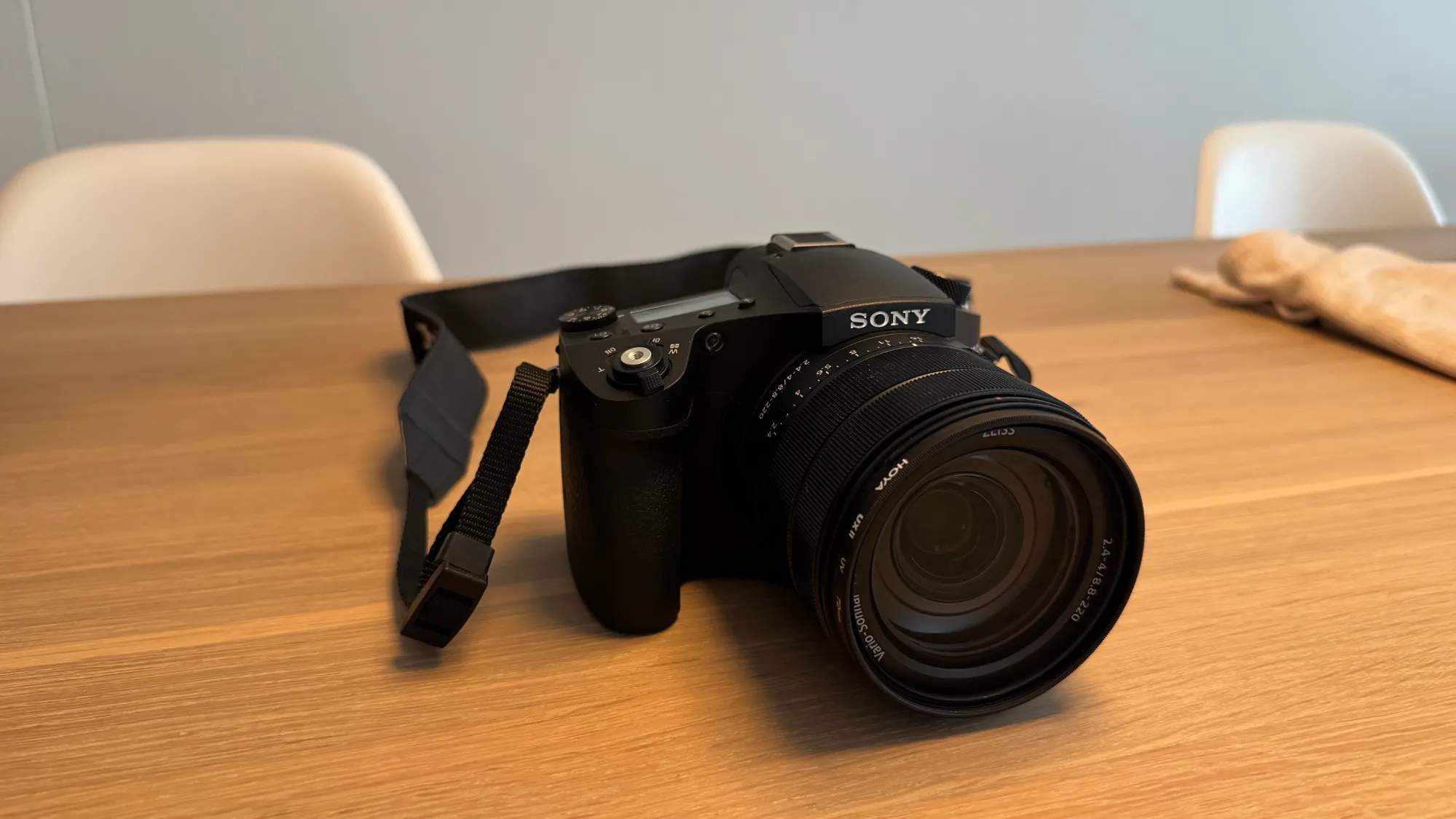 Produktbild Sony Cyber-shot DSC RX 10 Mark IV (24 - 600 mm, 20.10 Mpx, 1")