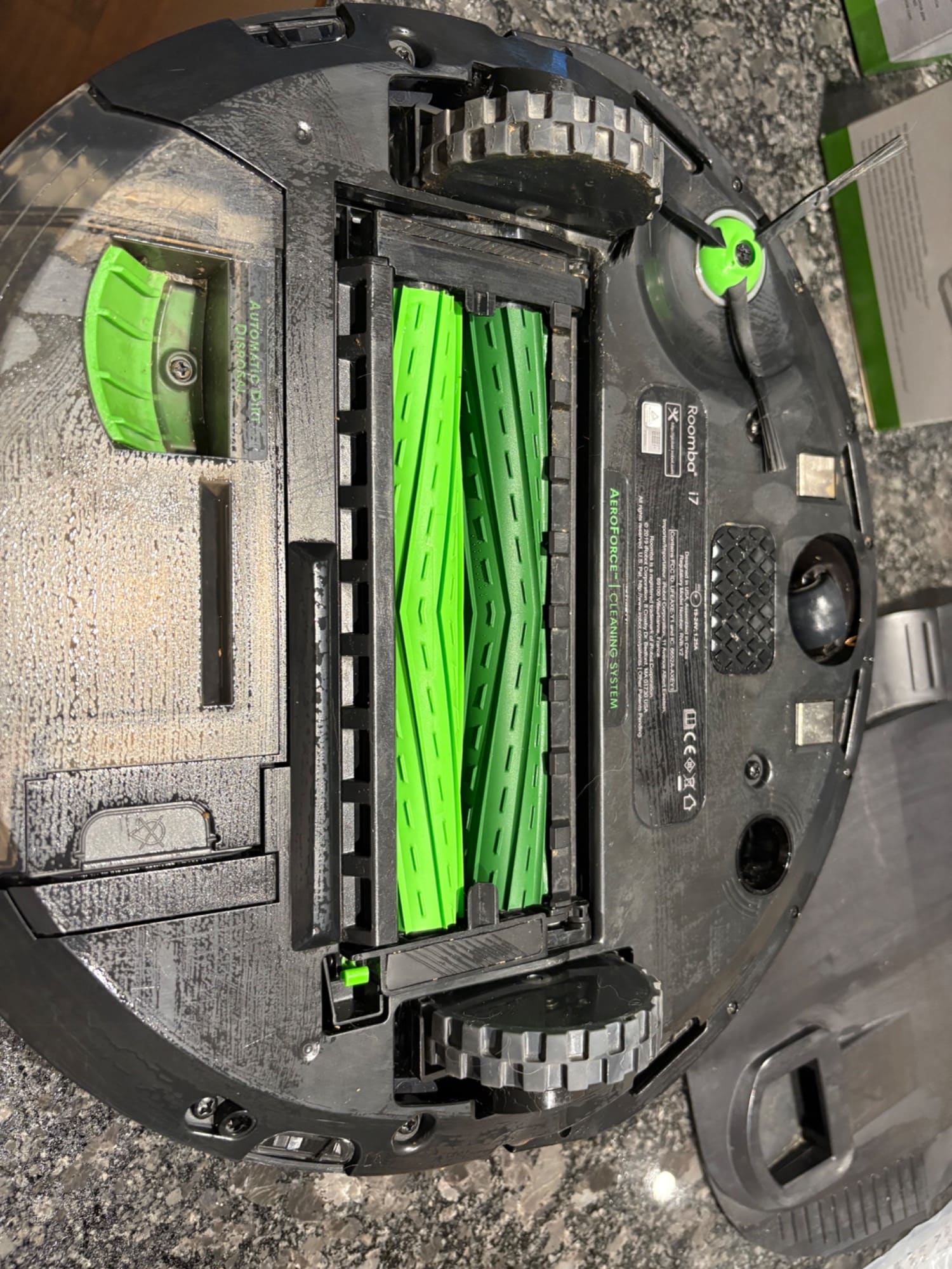 Produktbild iRobot Roomba i7+ Schwarz (Saugroboter)