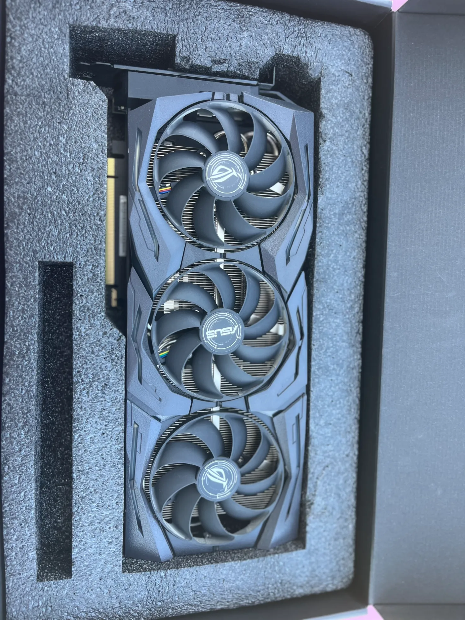 Produktbild ASUS GeForce RTX 2080 Ti ROG Strix O11G Gaming (11 GB)
