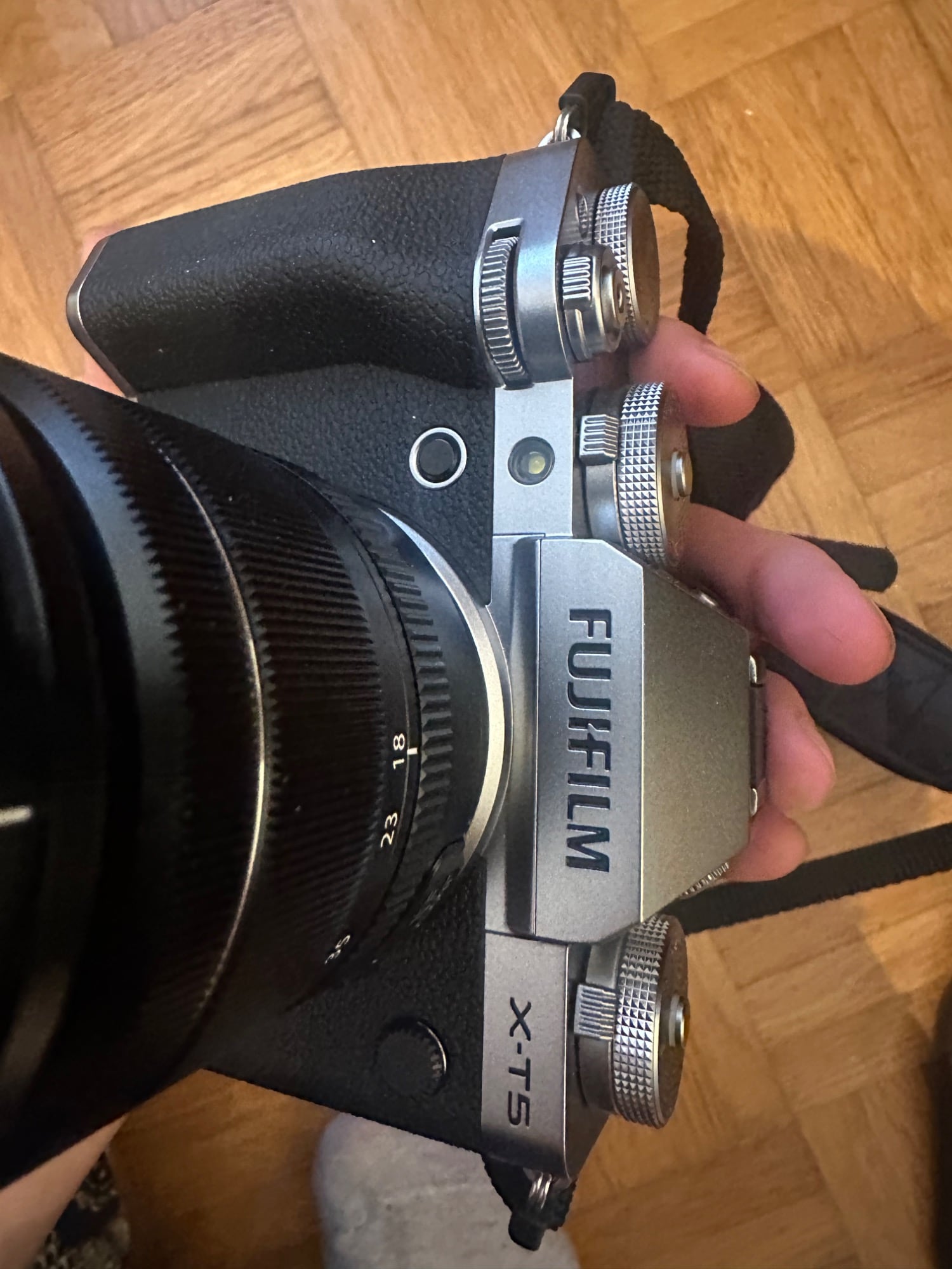 Produktbild Fujifilm X-T5 Kit (18 - 55 mm, 40.20 Mpx, APS-C / DX)