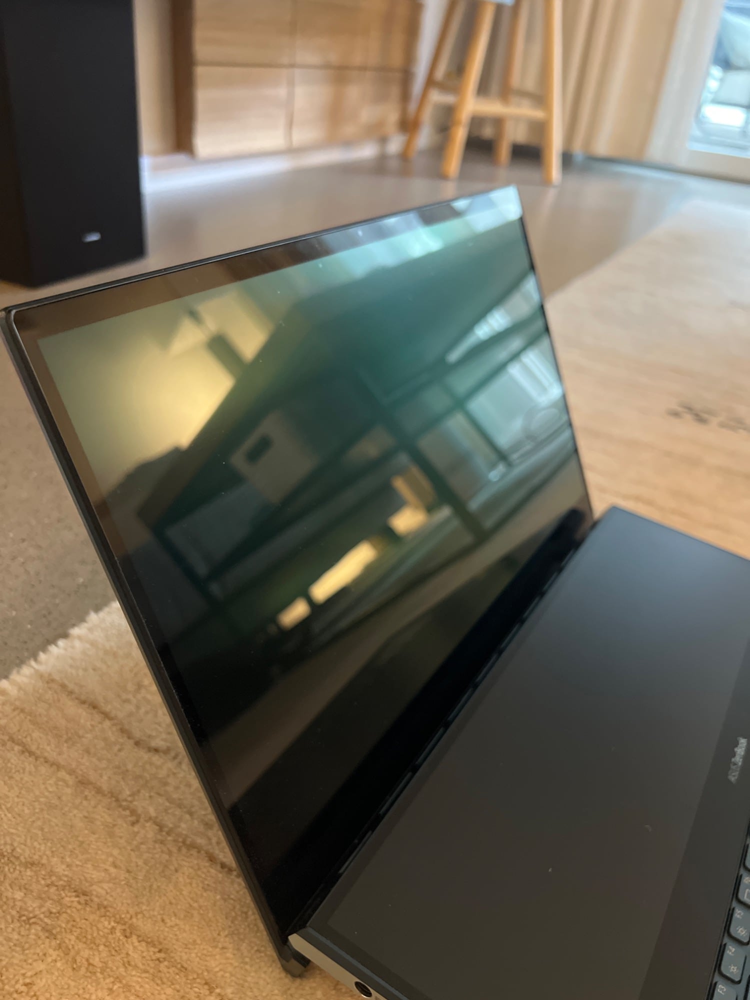 Actual product image ASUS ZenBook Pro Duo UX581GV-H2002R (15.60", Intel Core i7-9750H, 16 GB, 1000 GB)