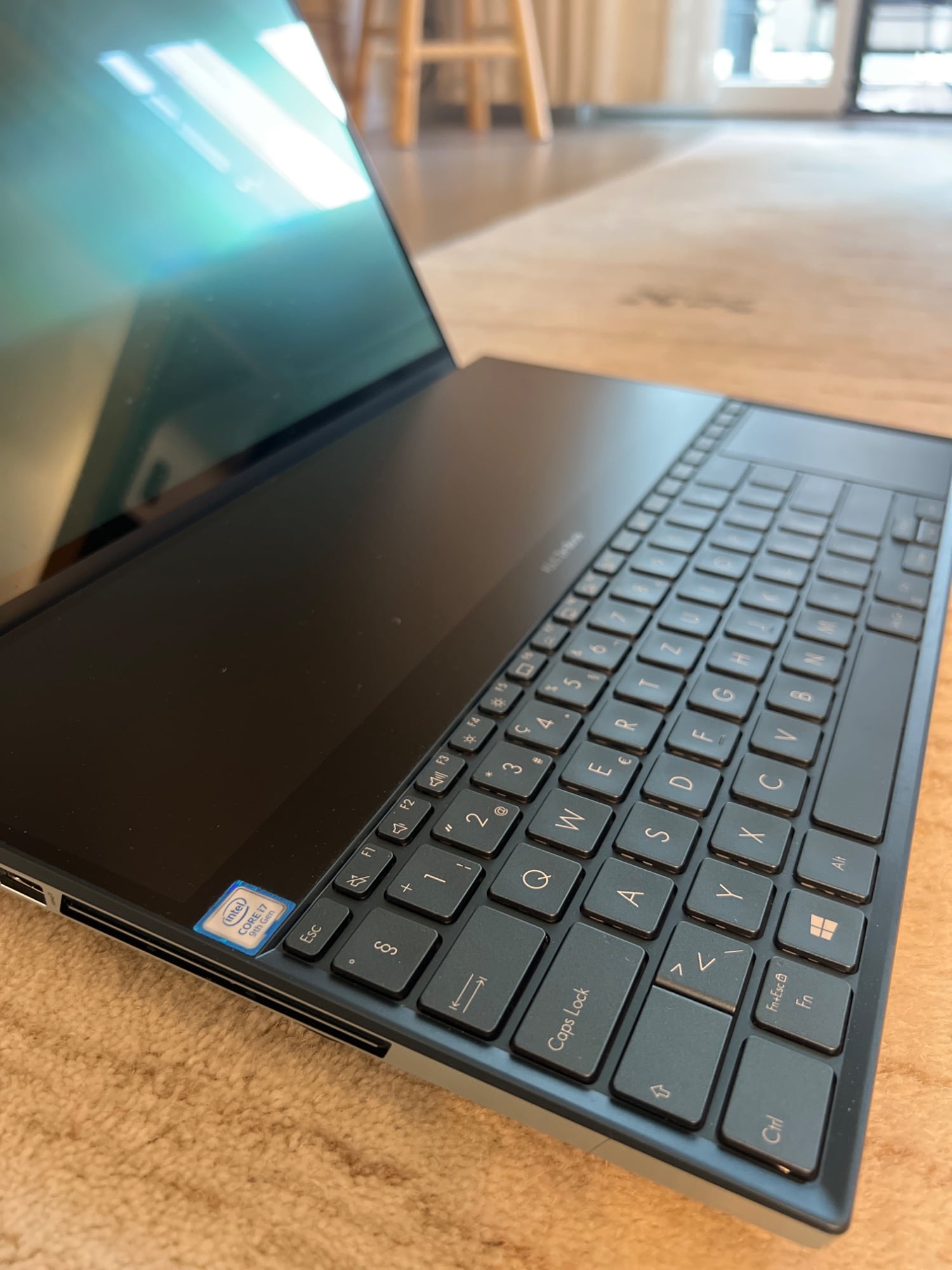 Actual product image ASUS ZenBook Pro Duo UX581GV-H2002R (15.60", Intel Core i7-9750H, 16 GB, 1000 GB)