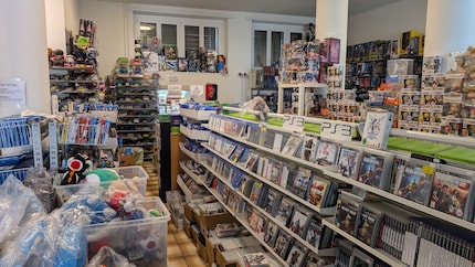 Das ist in Simons Laden, nicht in seinem Lager.