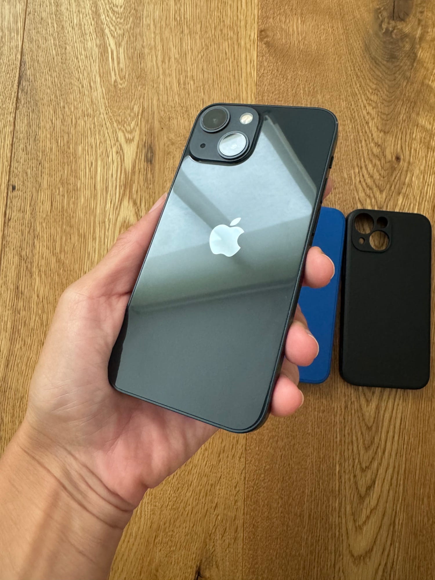Produktbild Apple iPhone 13 mini (256 GB, Midnight, 5.40", SIM + eSIM, 12 Mpx, 5G)