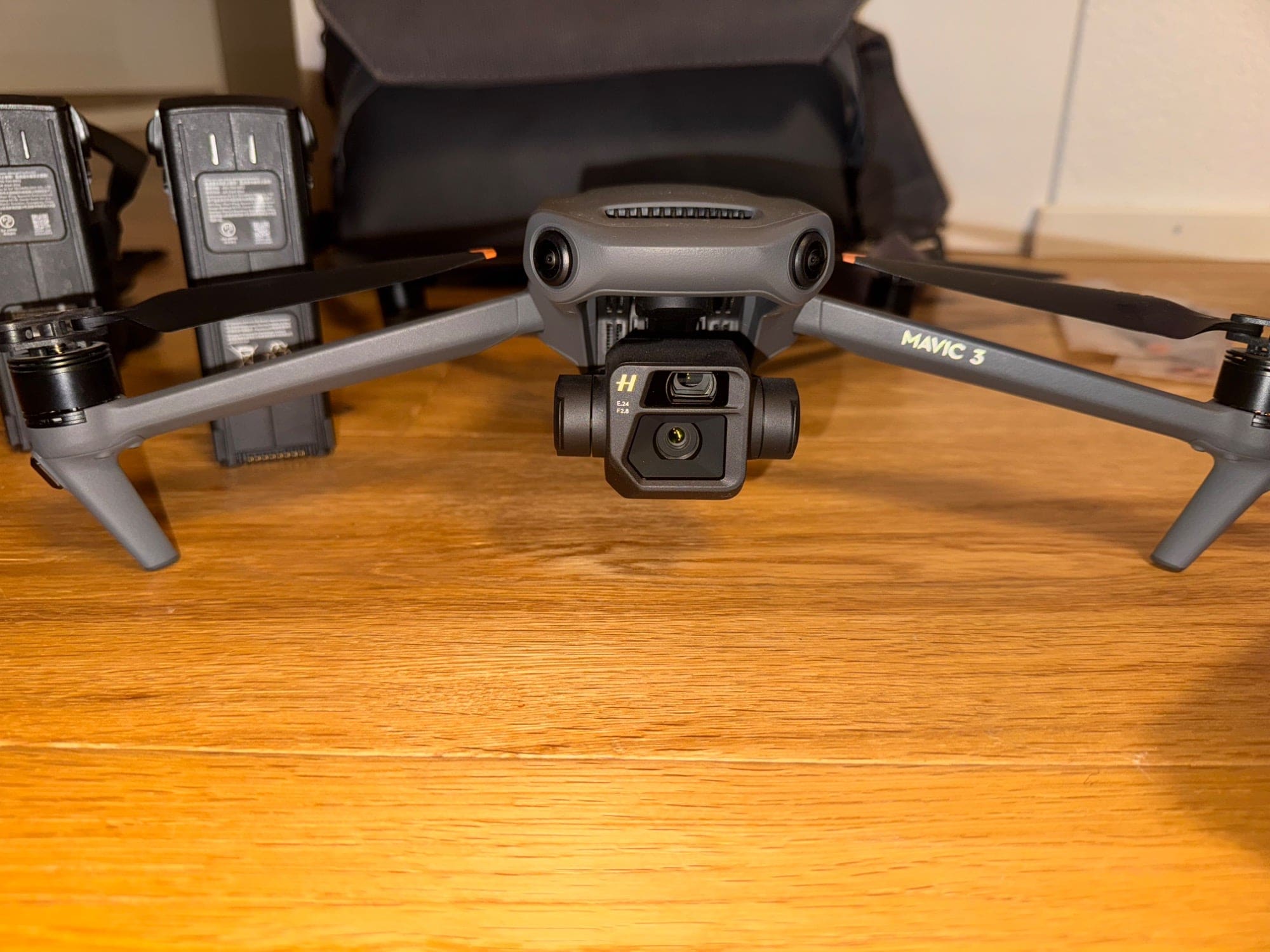 Actual product image DJI Mavic 3 Fly More Combo (46 min, 895 g, 20 Mpx)