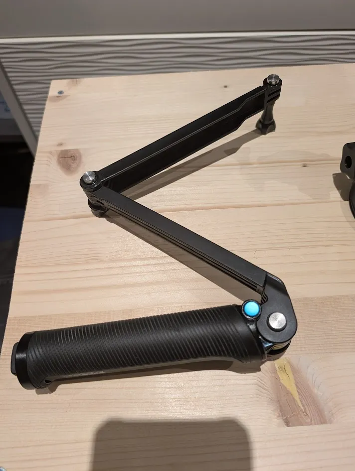 Actual product image GoPro 3-way hand grip (Universal, Osmo Action, Hero 9)