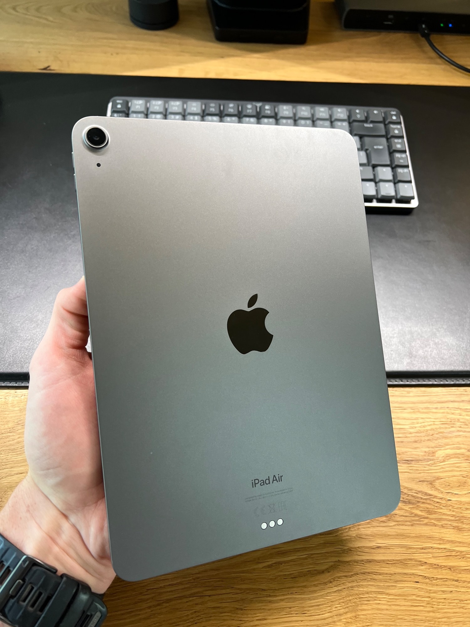 Image du produit Apple iPad Air 2022 (5. Gen) (WLAN uniquement, 10.90", 64 Go, Space grey)