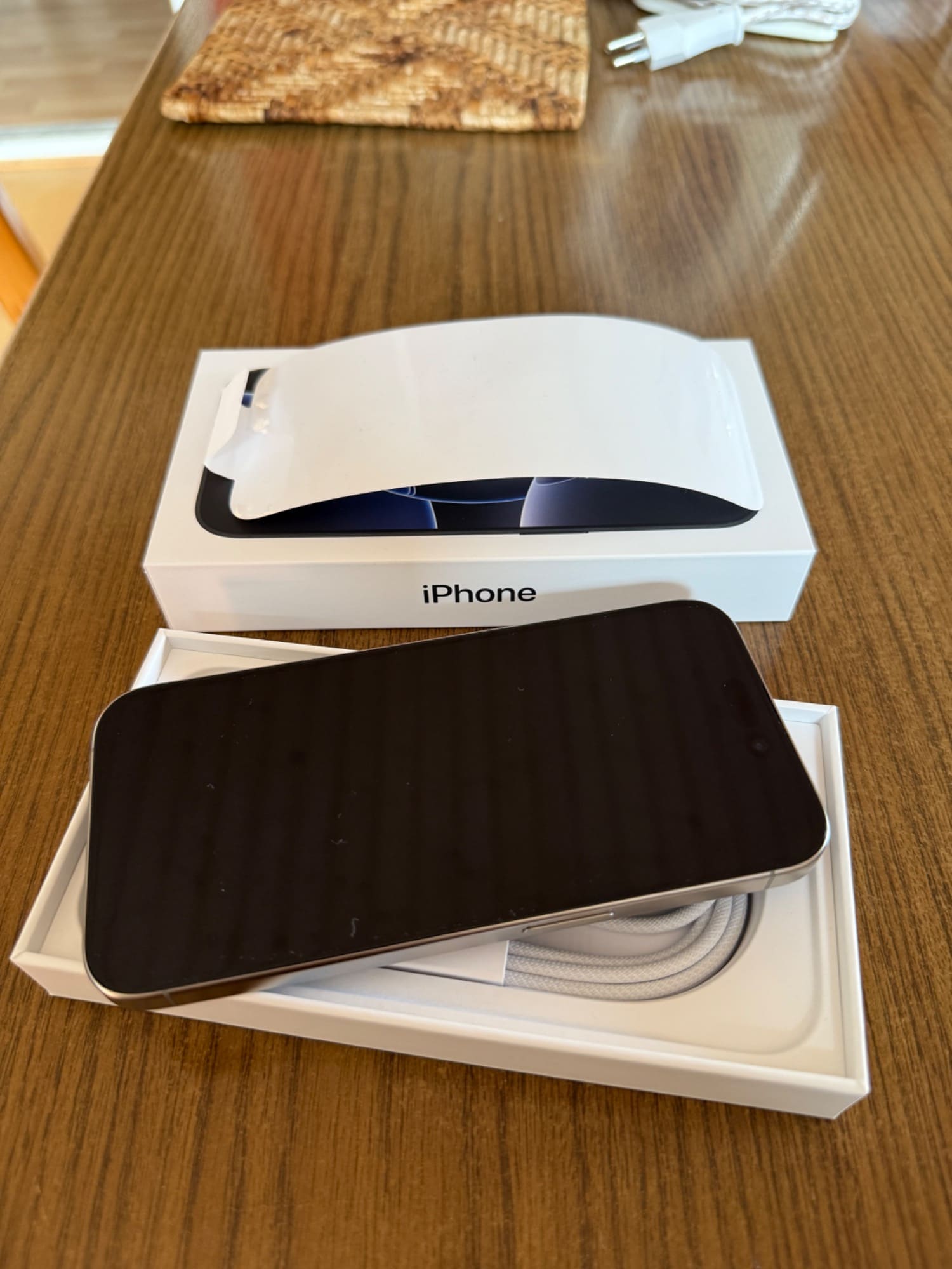 Actual product image Apple iPhone 15 Pro (256 GB, Natural Titanium, 6.10", SIM + eSIM, 48 Mpx, 5G)