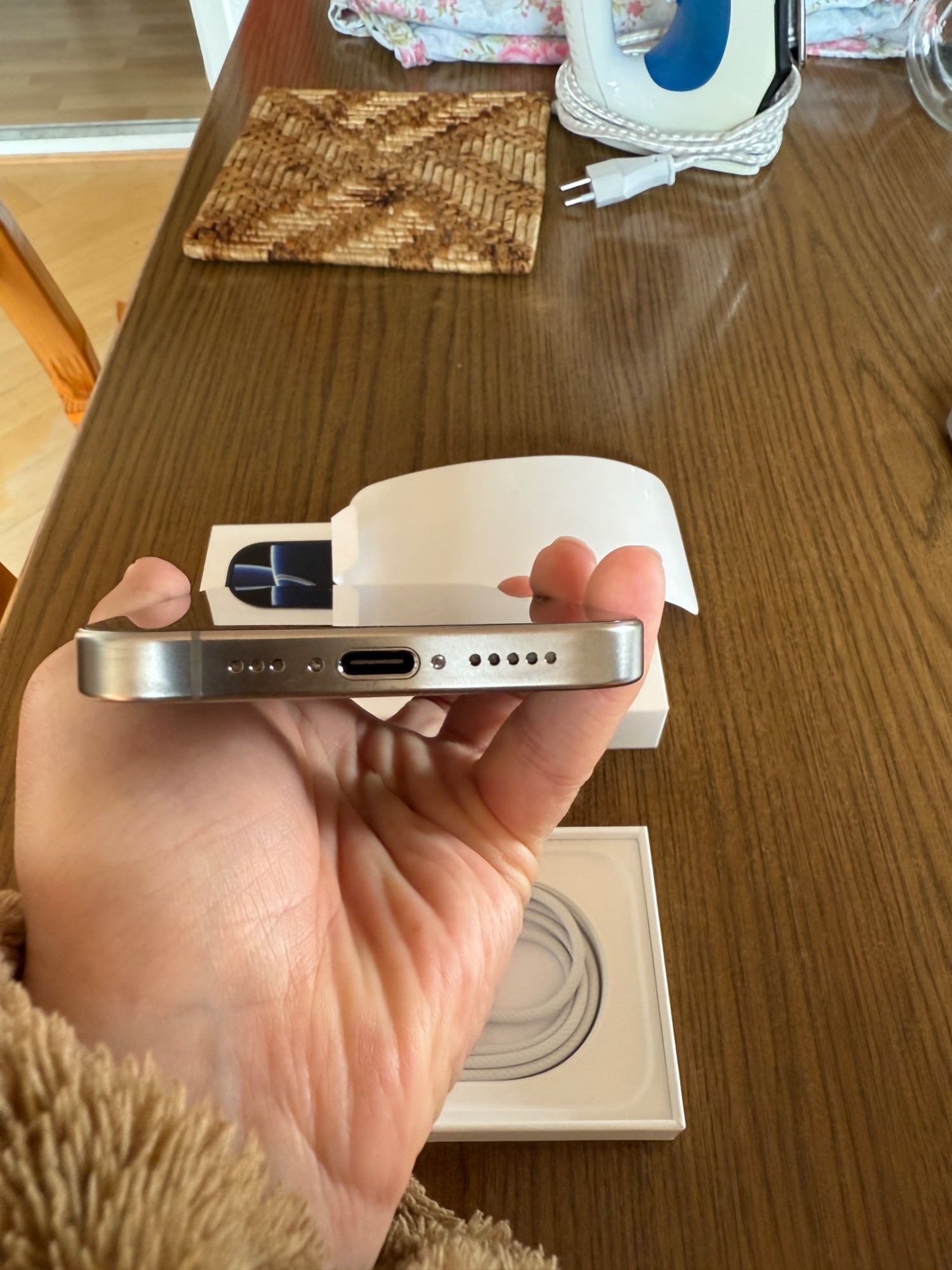 Actual product image Apple iPhone 15 Pro (256 GB, Natural Titanium, 6.10", SIM + eSIM, 48 Mpx, 5G)