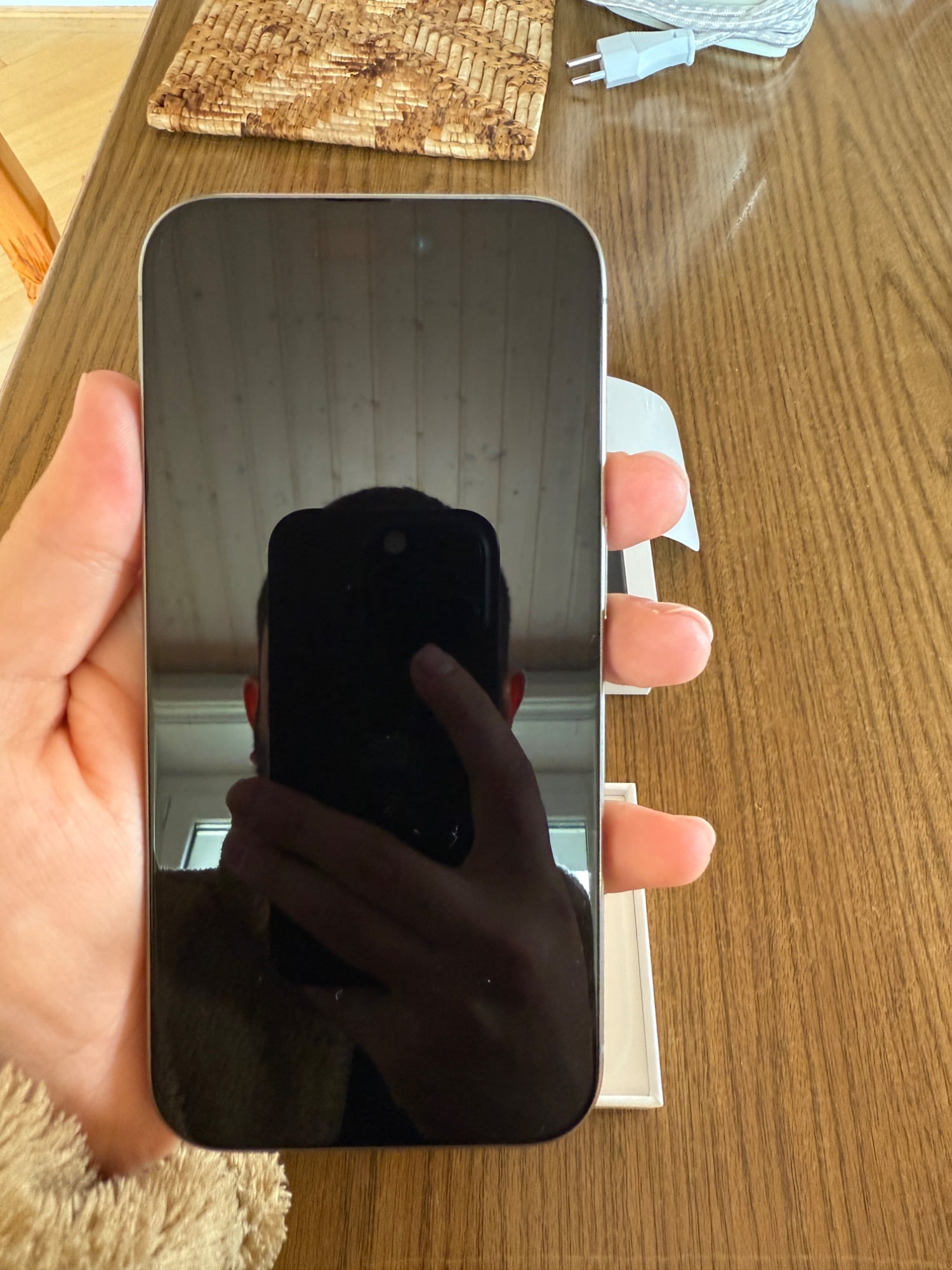 Actual product image Apple iPhone 15 Pro (256 GB, Natural Titanium, 6.10", SIM + eSIM, 48 Mpx, 5G)
