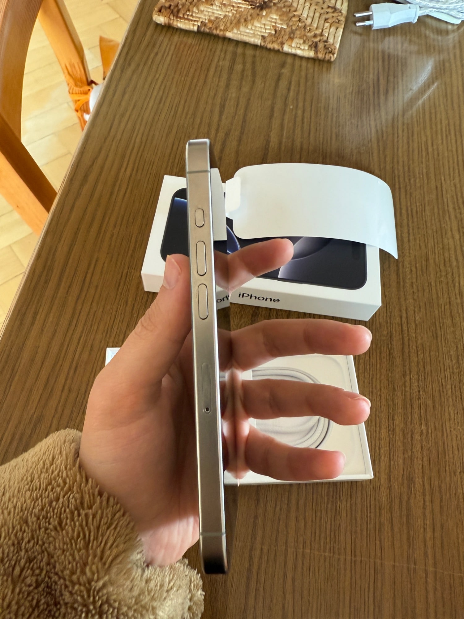 Actual product image Apple iPhone 15 Pro (256 GB, Natural Titanium, 6.10", SIM + eSIM, 48 Mpx, 5G)