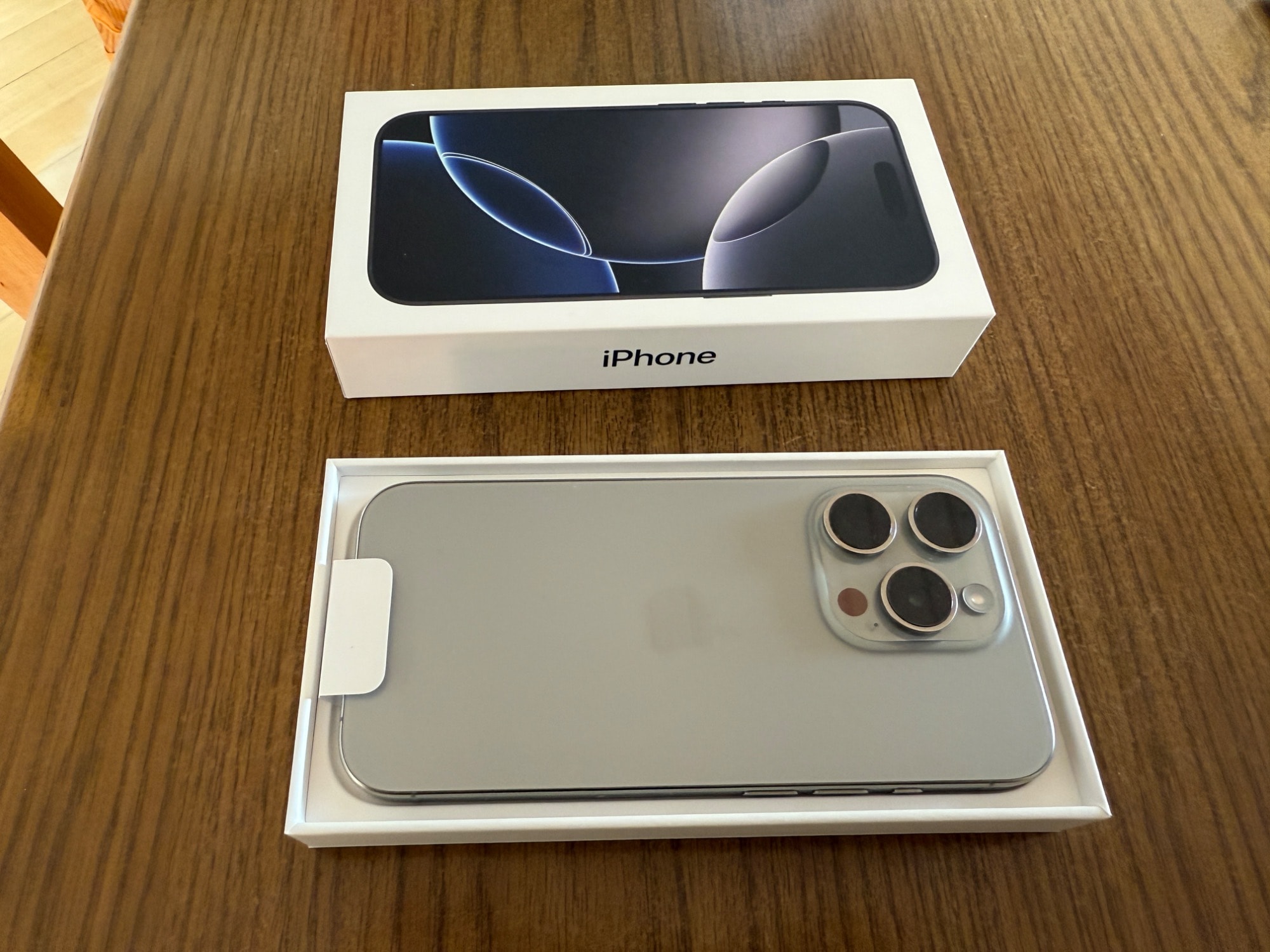 Actual product image Apple iPhone 15 Pro (256 GB, Natural Titanium, 6.10", SIM + eSIM, 48 Mpx, 5G)