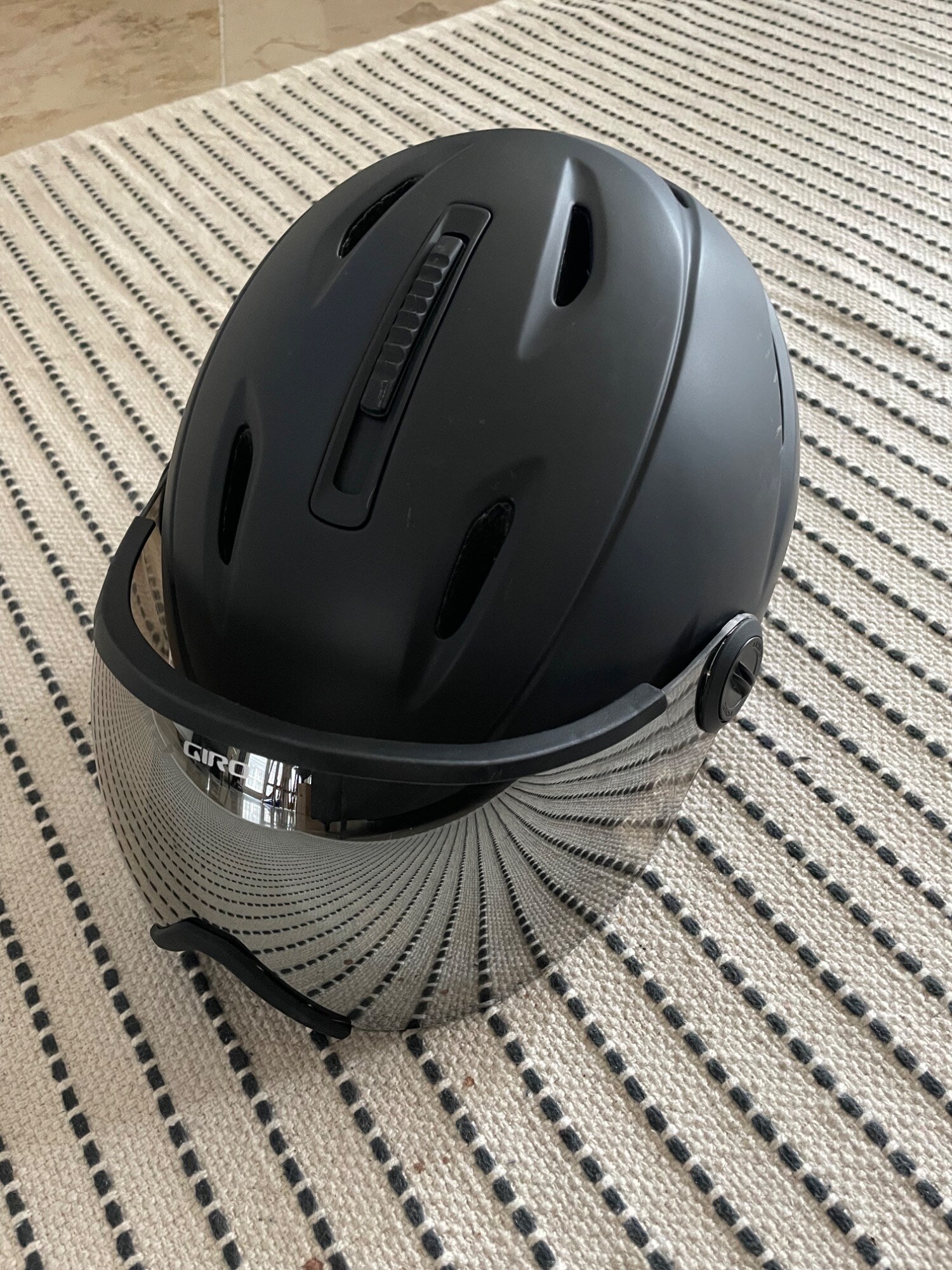 Actual product image Giro Vue MIPS (55.5 - 59 cm, M)