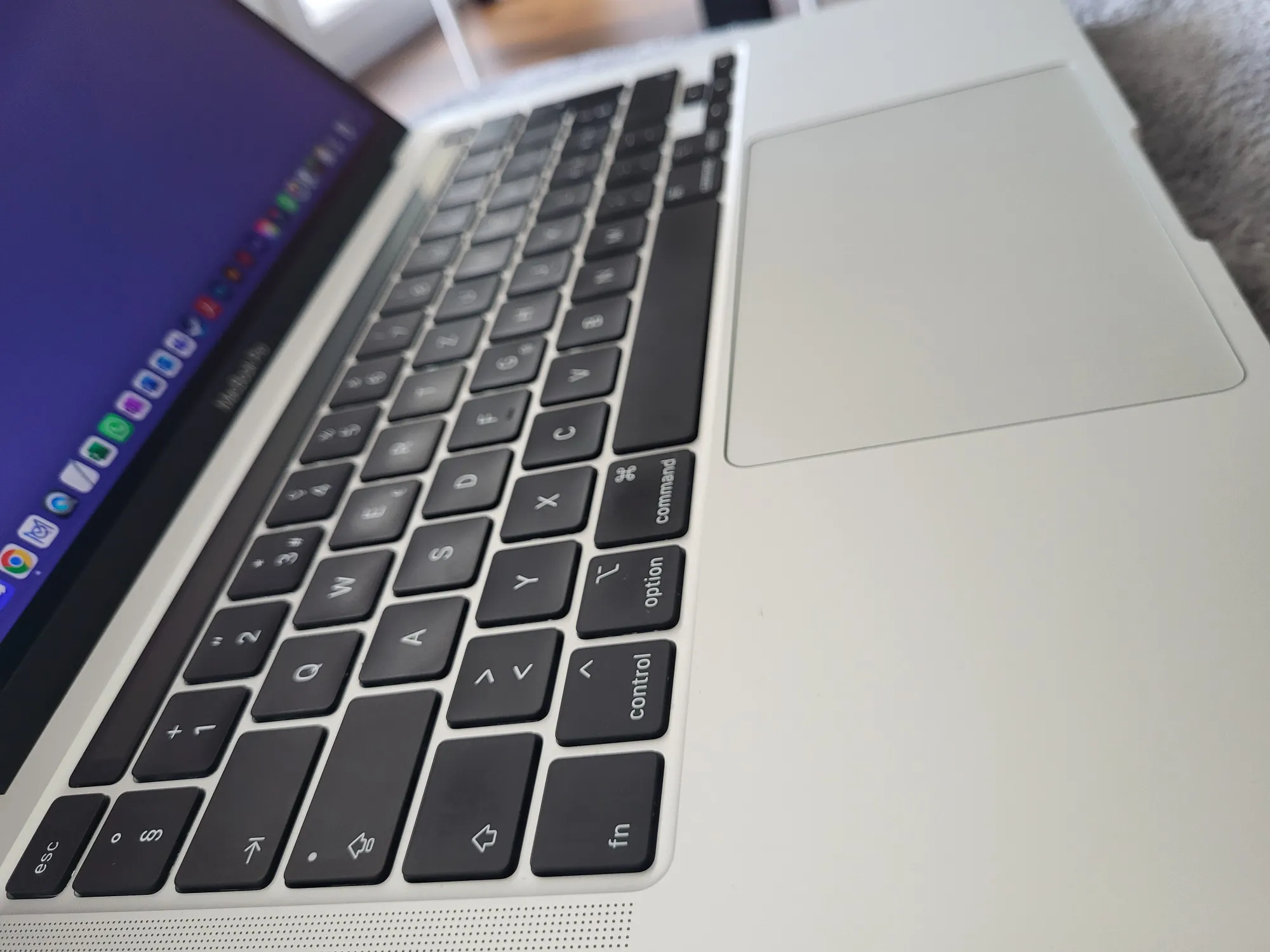 Produktbild Apple MacBook Pro – 2020 (13.30", Intel Core i7-1068NG7, 16 GB, 512 GB, CH)
