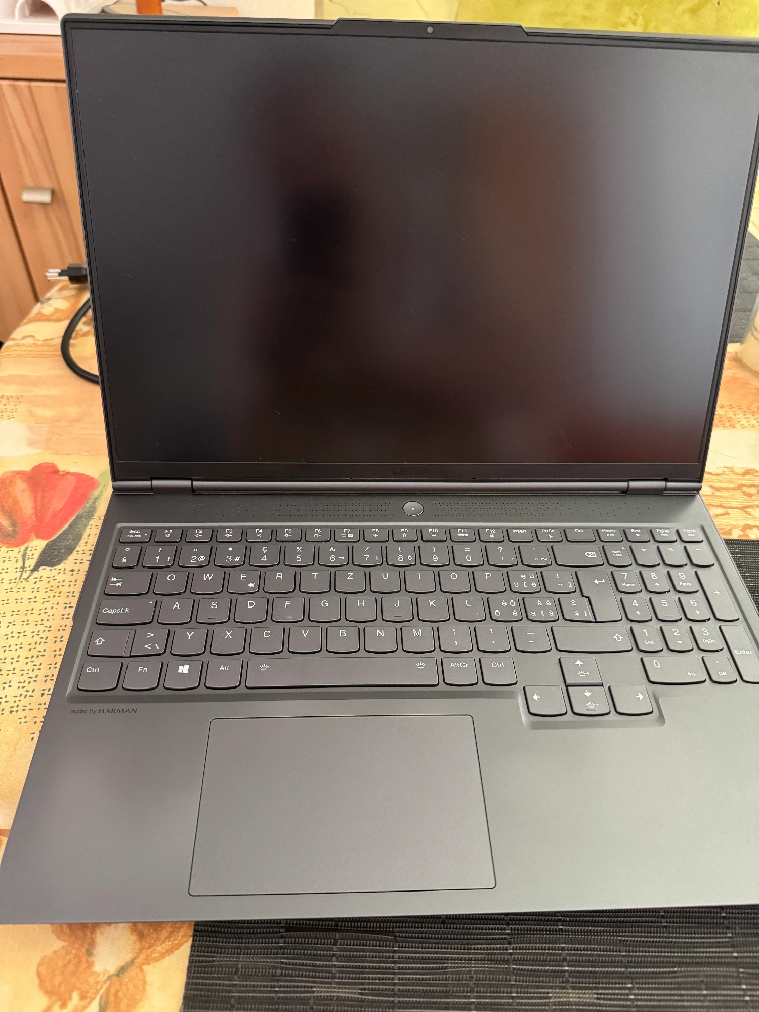 Produktbild Lenovo Legion 7 (16", AMD Ryzen 9 5900HX, 32 GB, 1000 GB, CH)