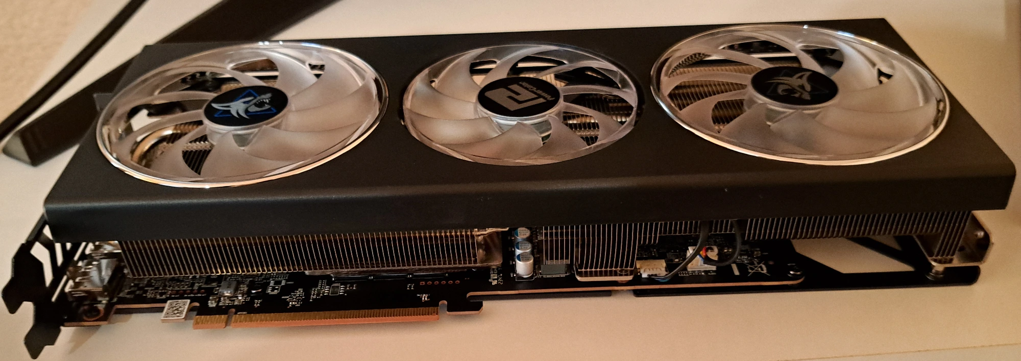 Produktbild Powercolor Radeon RX 7900 GRE Hellhound (16 GB)
