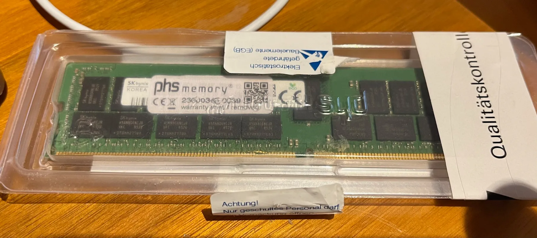 Produktbild PHS-memory 32GB RAM Speicher für HP Z4 G4 (Xeon W Processor) DDR4 RDIMM 2666MHz PC4-2666V-R (HP Z4 G4 (Xeon W-21xx), 1 x 32GB)