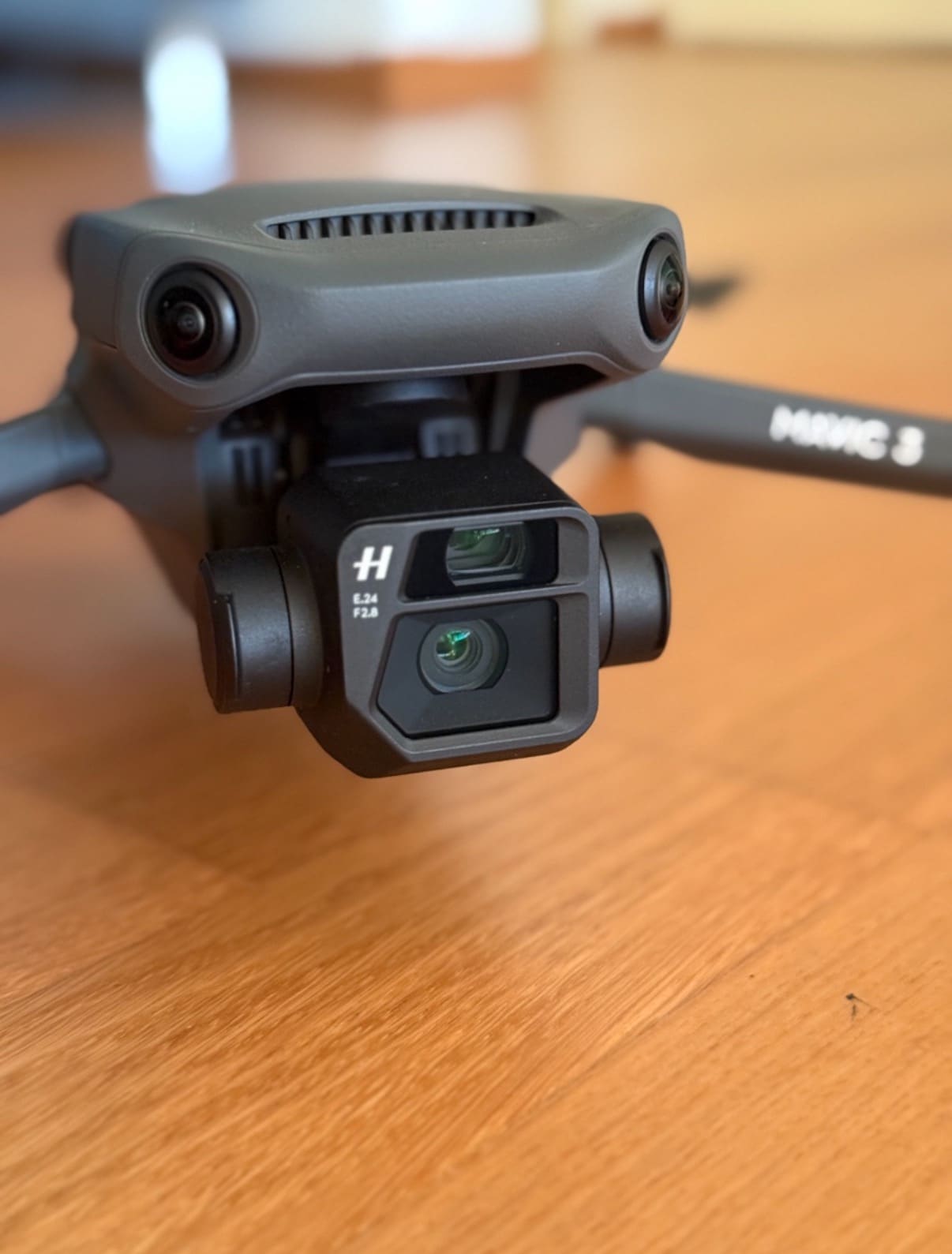 Immagine prodotto DJI Mavic 3 (46 min, 895 g, 20 Mpx)