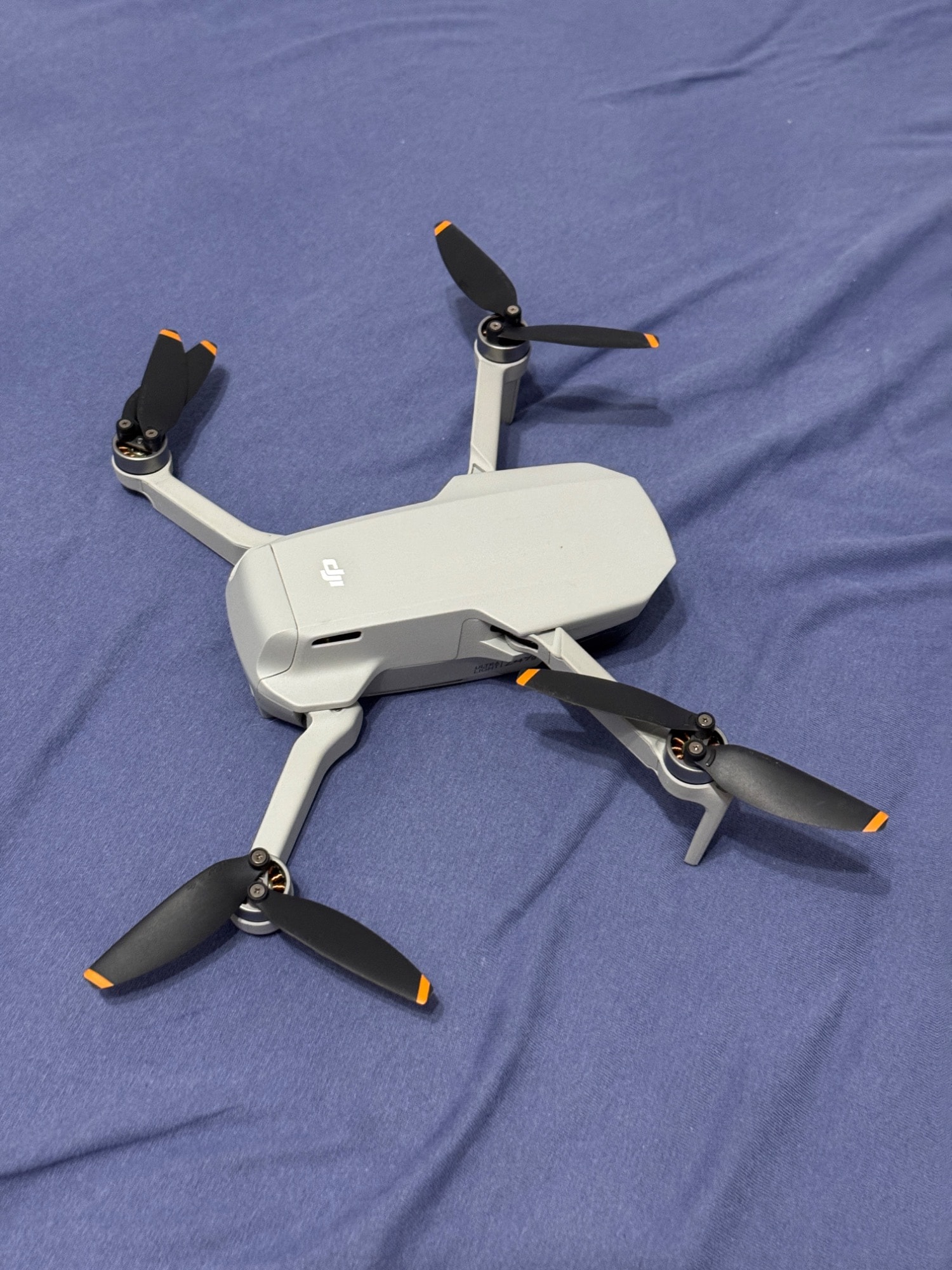 Actual product image DJI Mini 2 Fly More Combo (31 min, 249 g, 12 Mpx)
