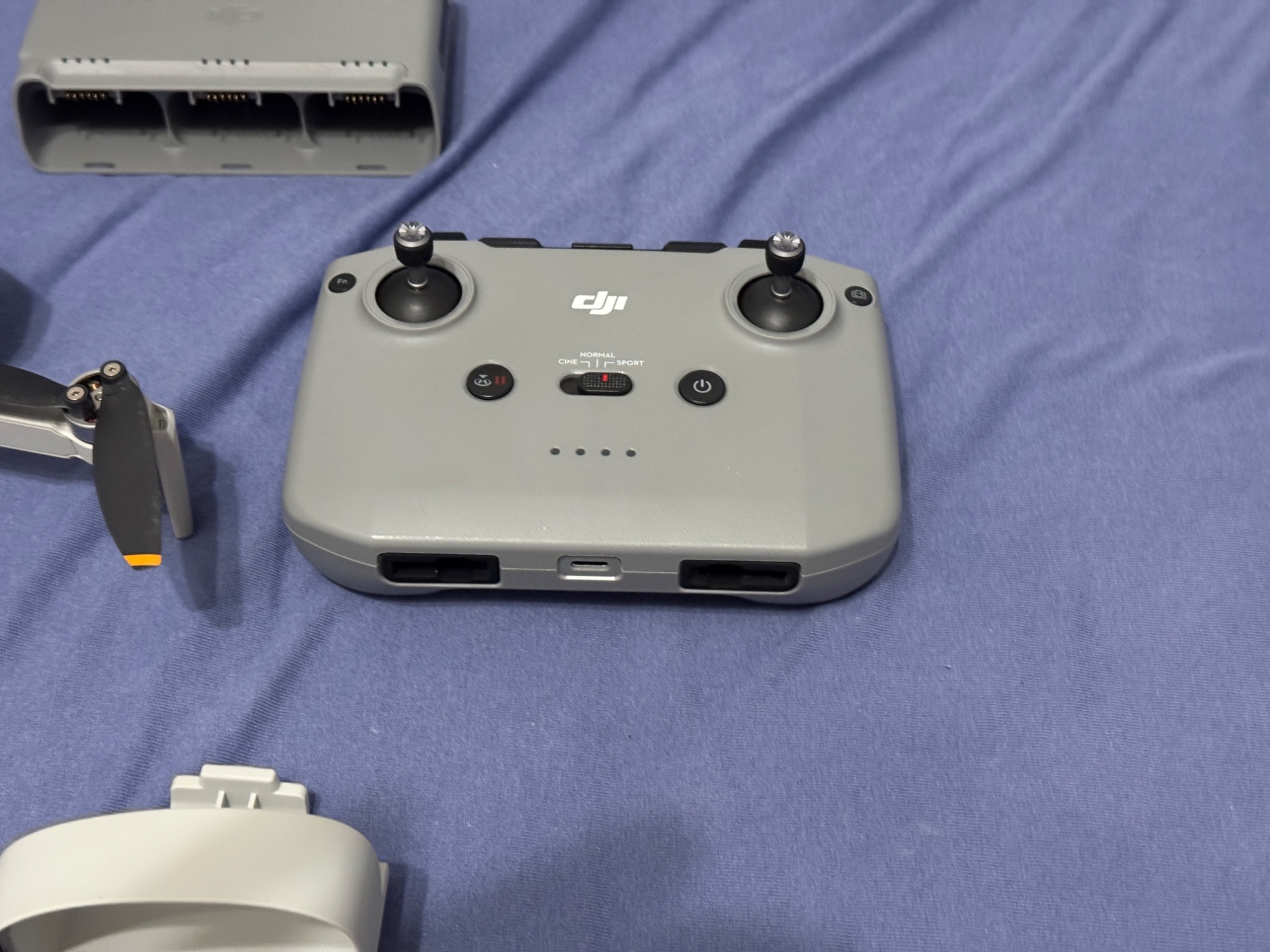 Actual product image DJI Mini 2 Fly More Combo (31 min, 249 g, 12 Mpx)