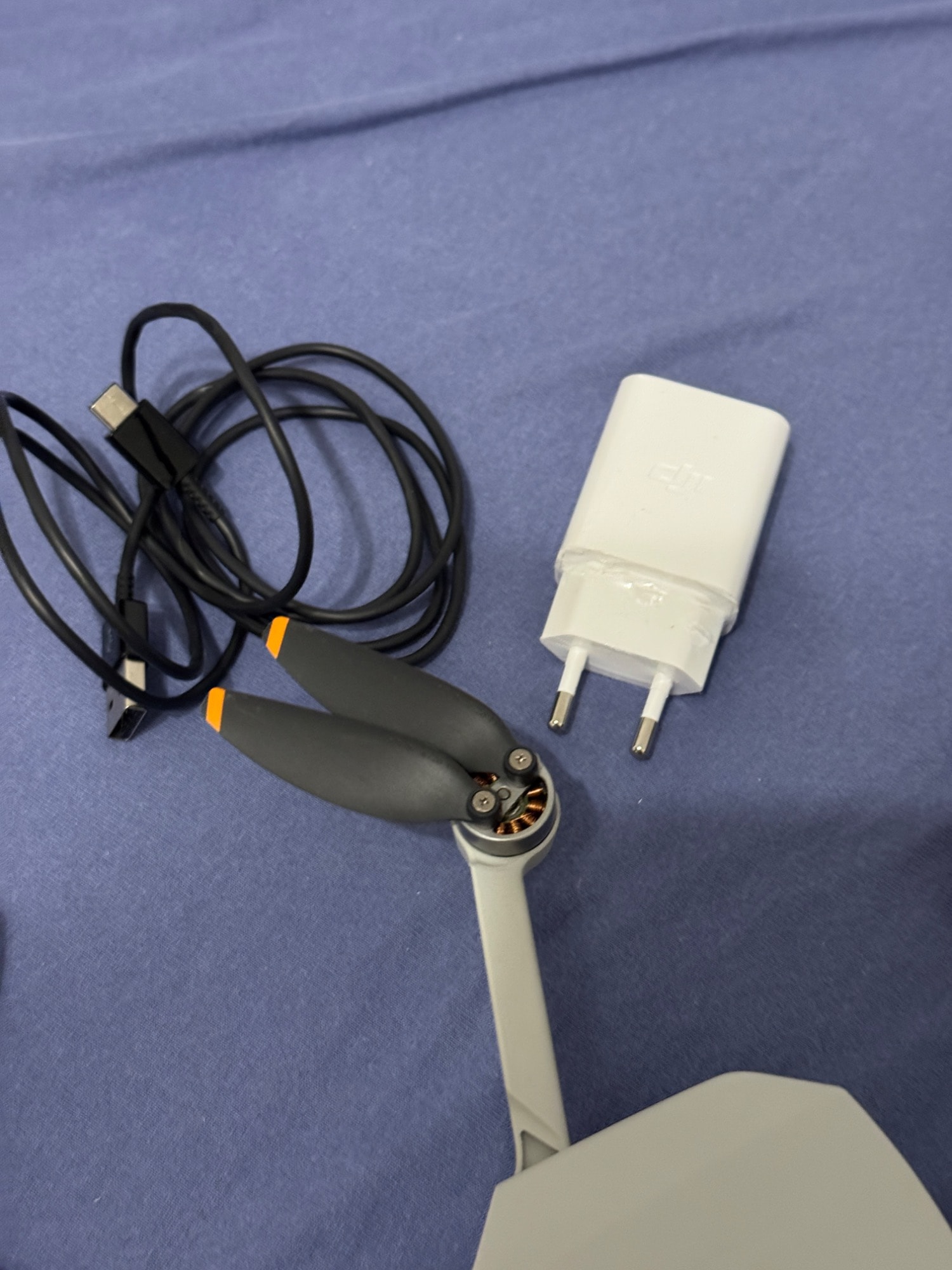 Actual product image DJI Mini 2 Fly More Combo (31 min, 249 g, 12 Mpx)