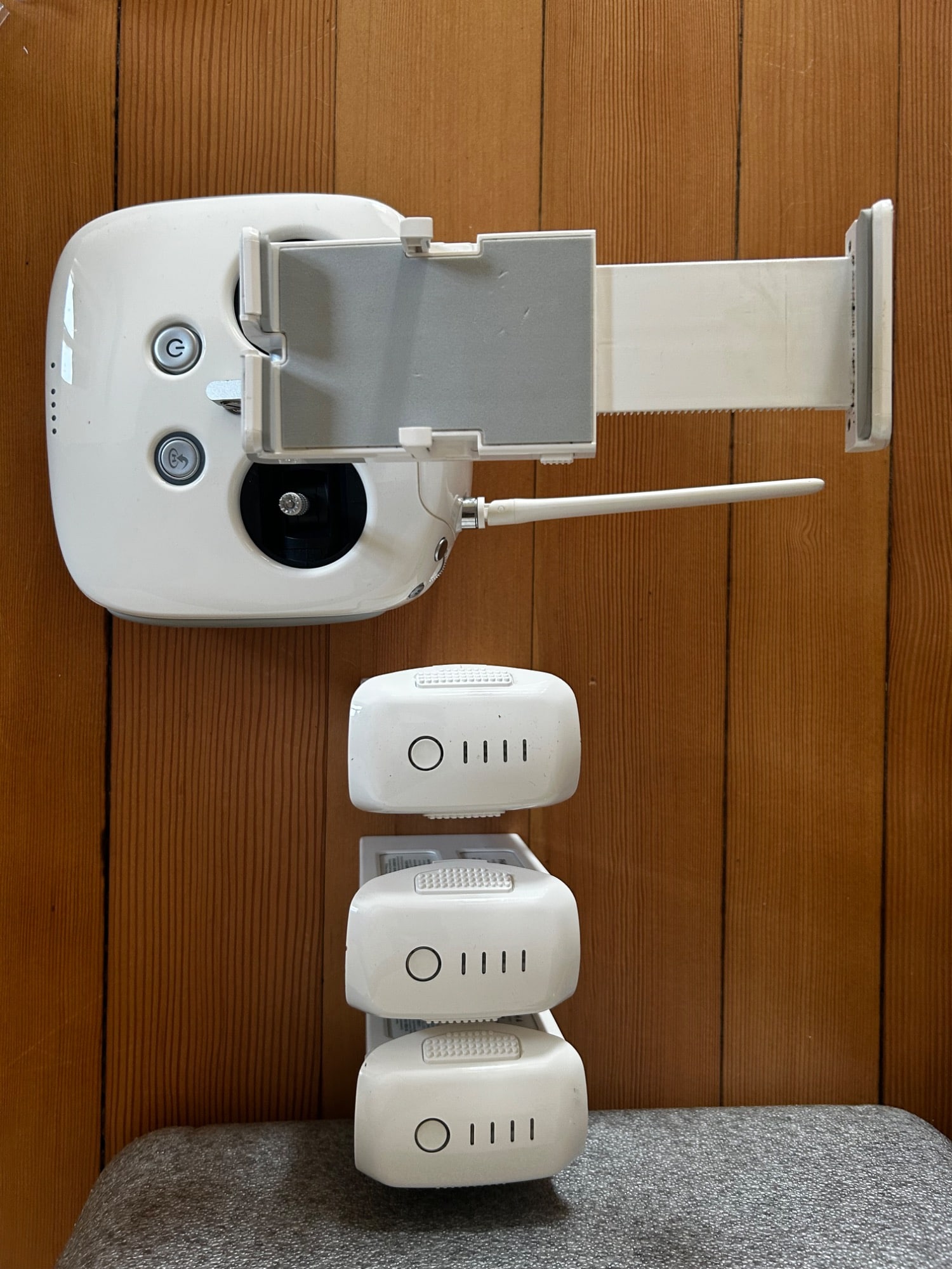 Image du produit DJI Phantom 4 Pro (30 min, 1388 g, 20 Mpx)