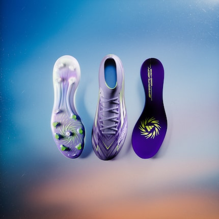 Von der Stollenkonstellation bis zur Innensohle wurde der Schuh an Frauenfüsse angepasst.