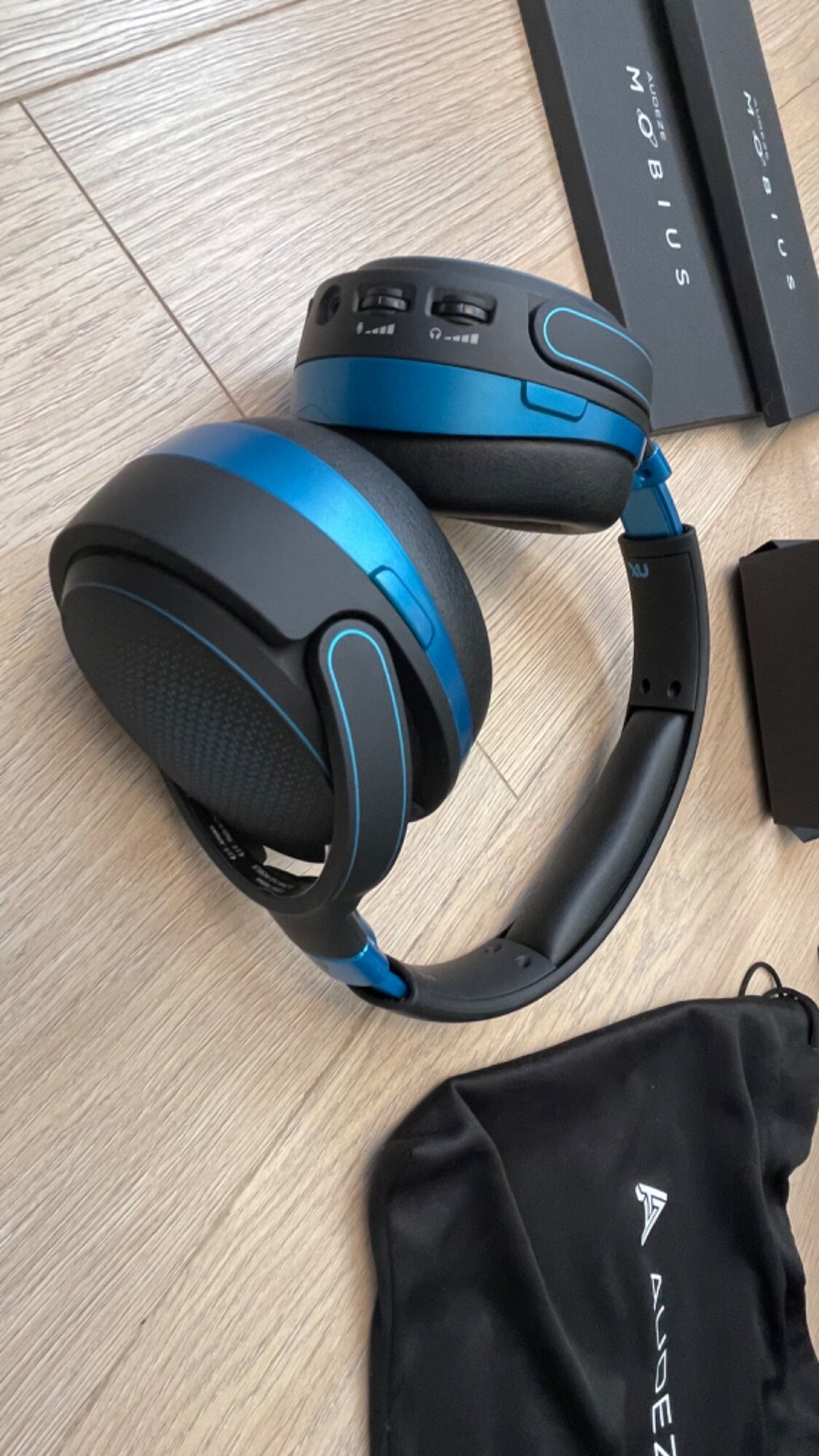 Actual product image Audeze Mobius (Wireless)