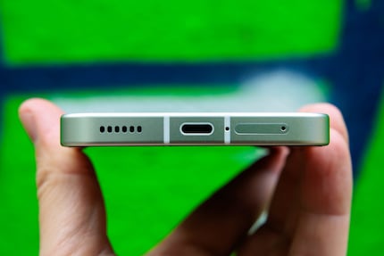 Bis zu 65 Watt verarbeitet der USB-C-Anschluss.