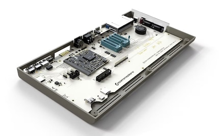 Il software non viene emulato, ma riprodotto fedelmente all'originale» utilizzando un chip FPGA di AMD «.