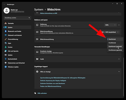 Die Bildschirmausrichtung änderst du in den Einstellungen unter «System > Bildschirm > Skalieren und Layout».